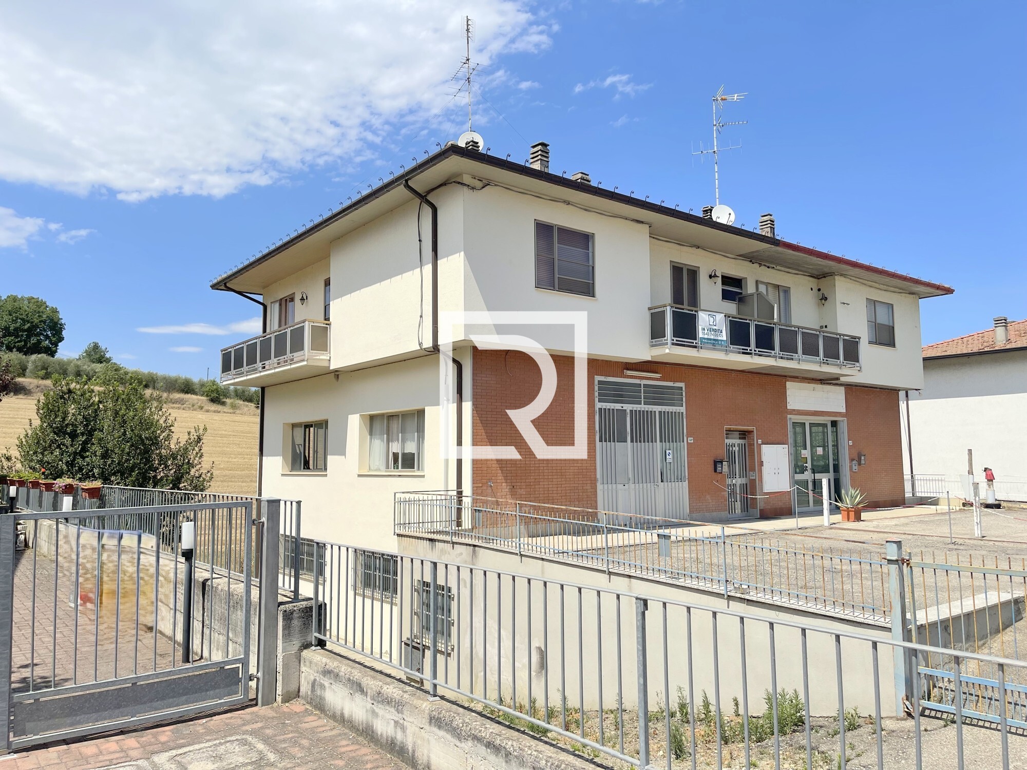ESTERNO (3)
