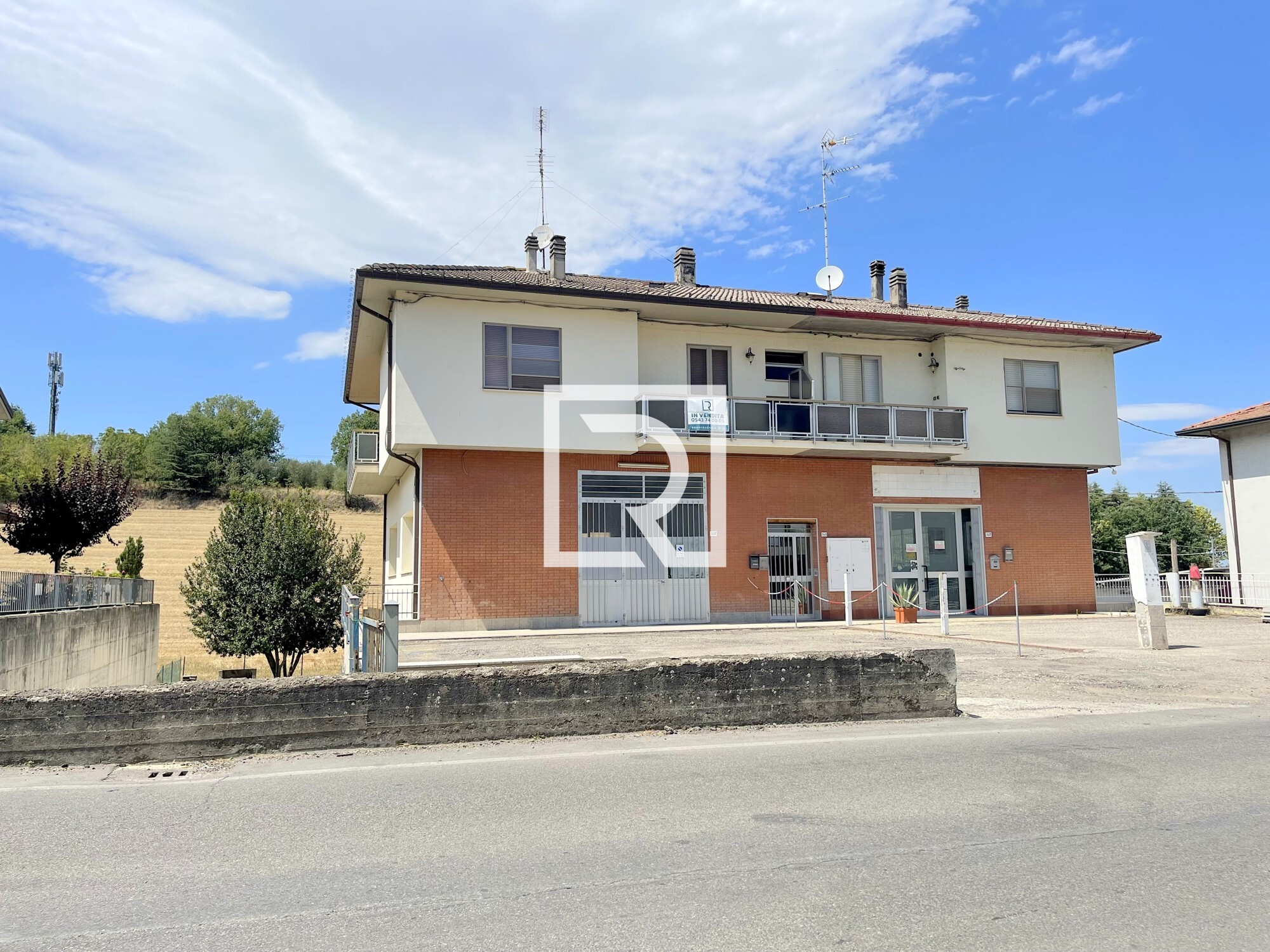 ESTERNO (2)