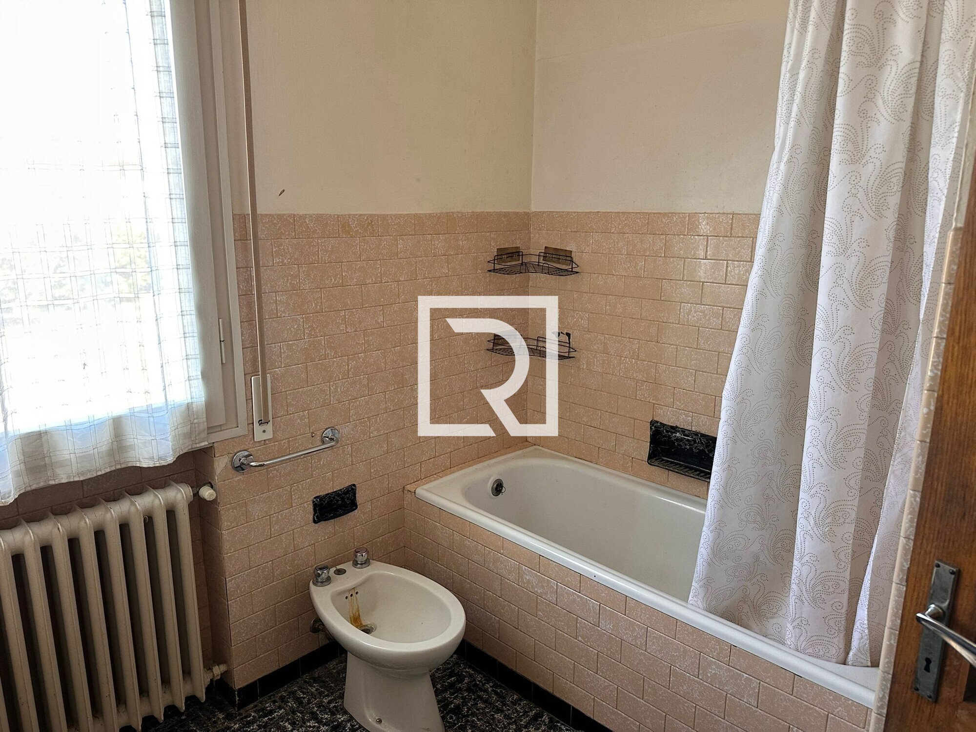 f54b6905-ef00-4cbe-b9f3-e9c4266fdb7a