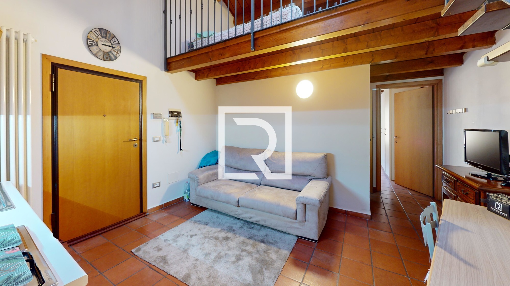 appartamento-trilocale-in-centro-Living-Room