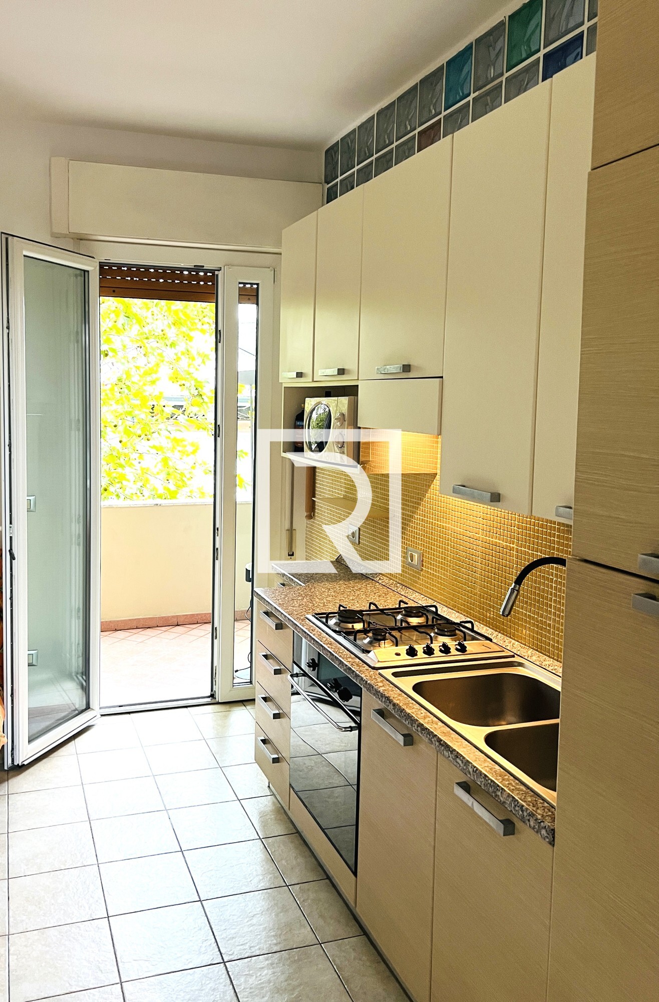SOGGIORNO CON CUCINA