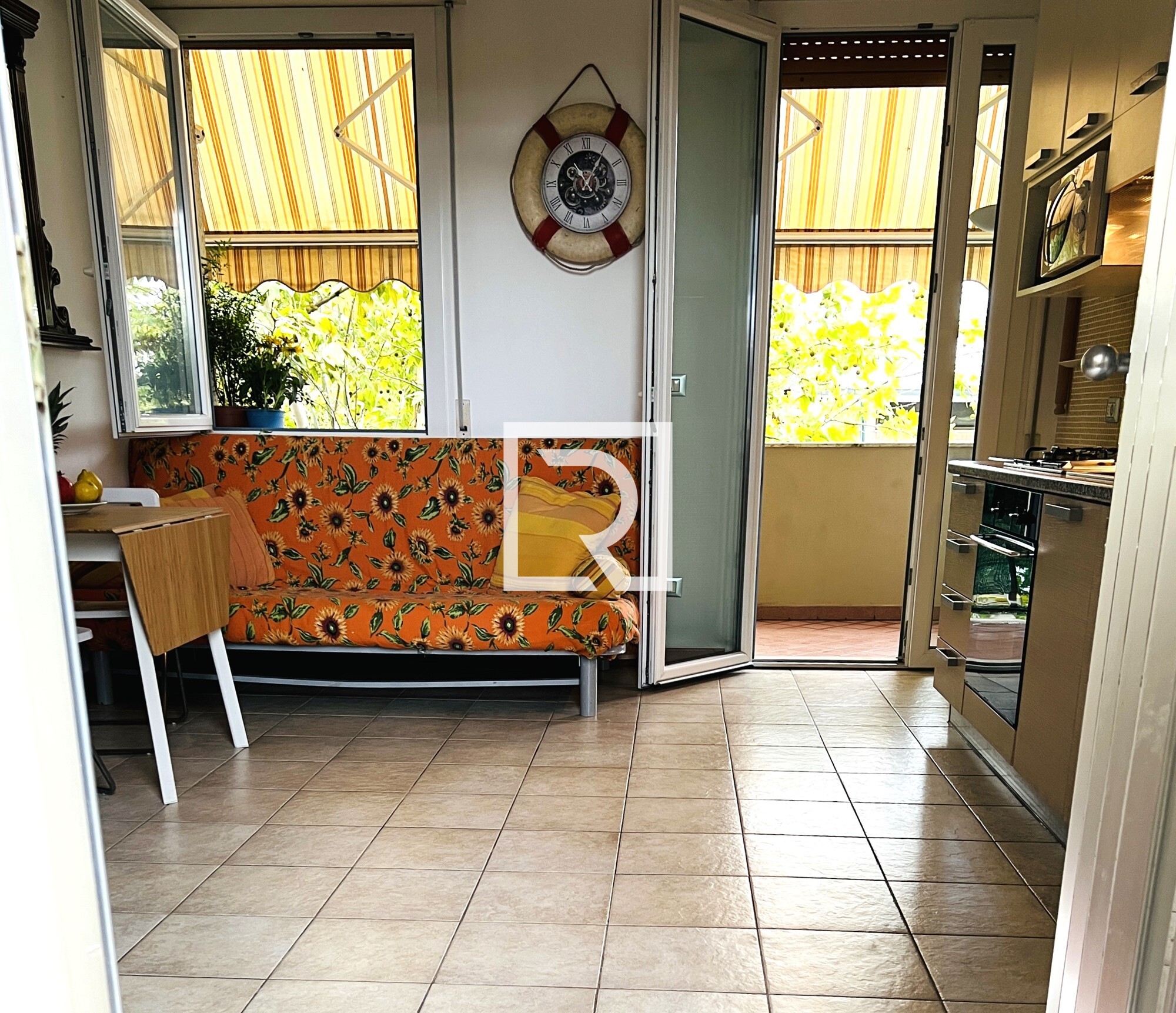 SOGGIORNO CON CUCINA