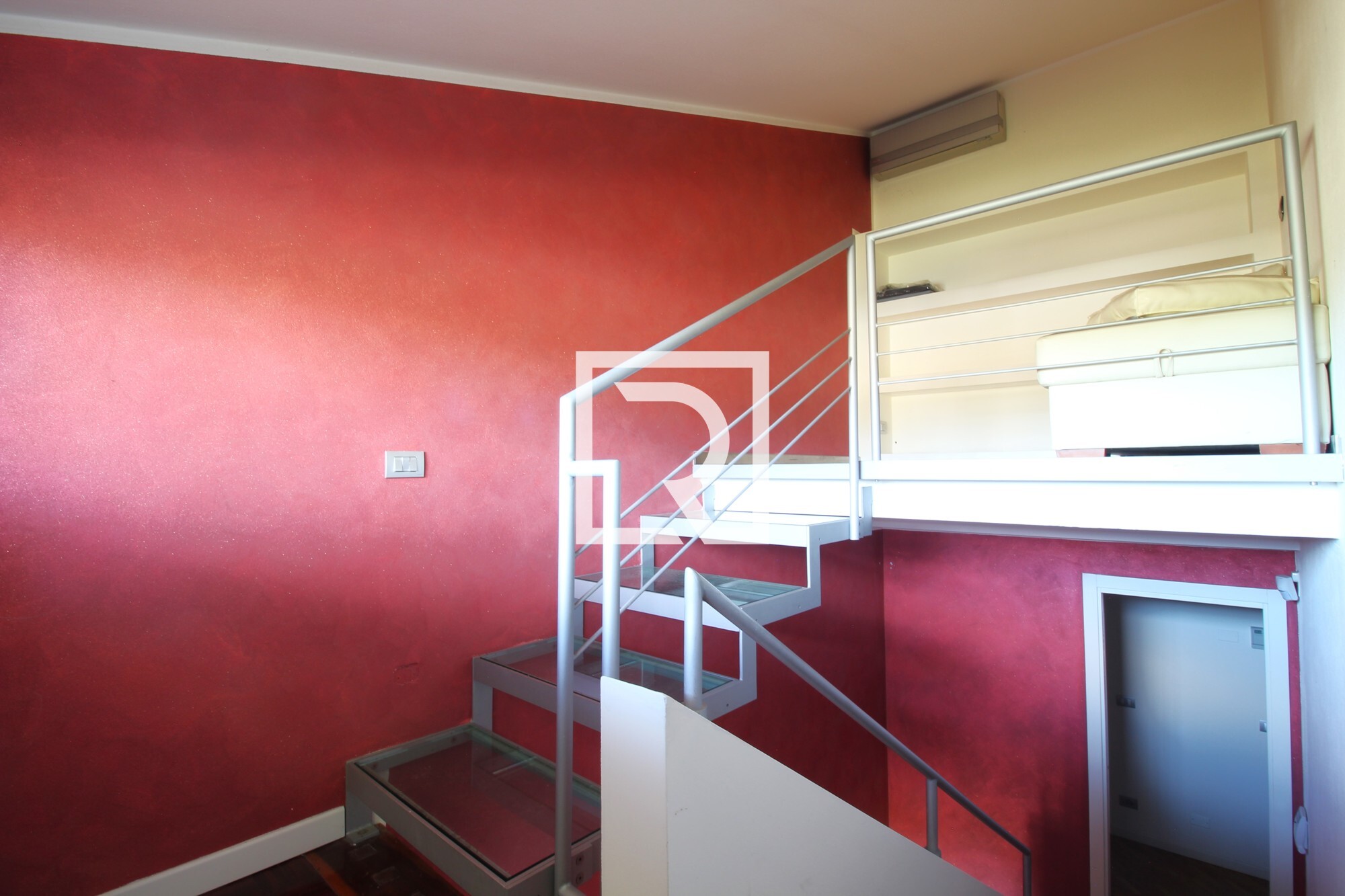 LOFT