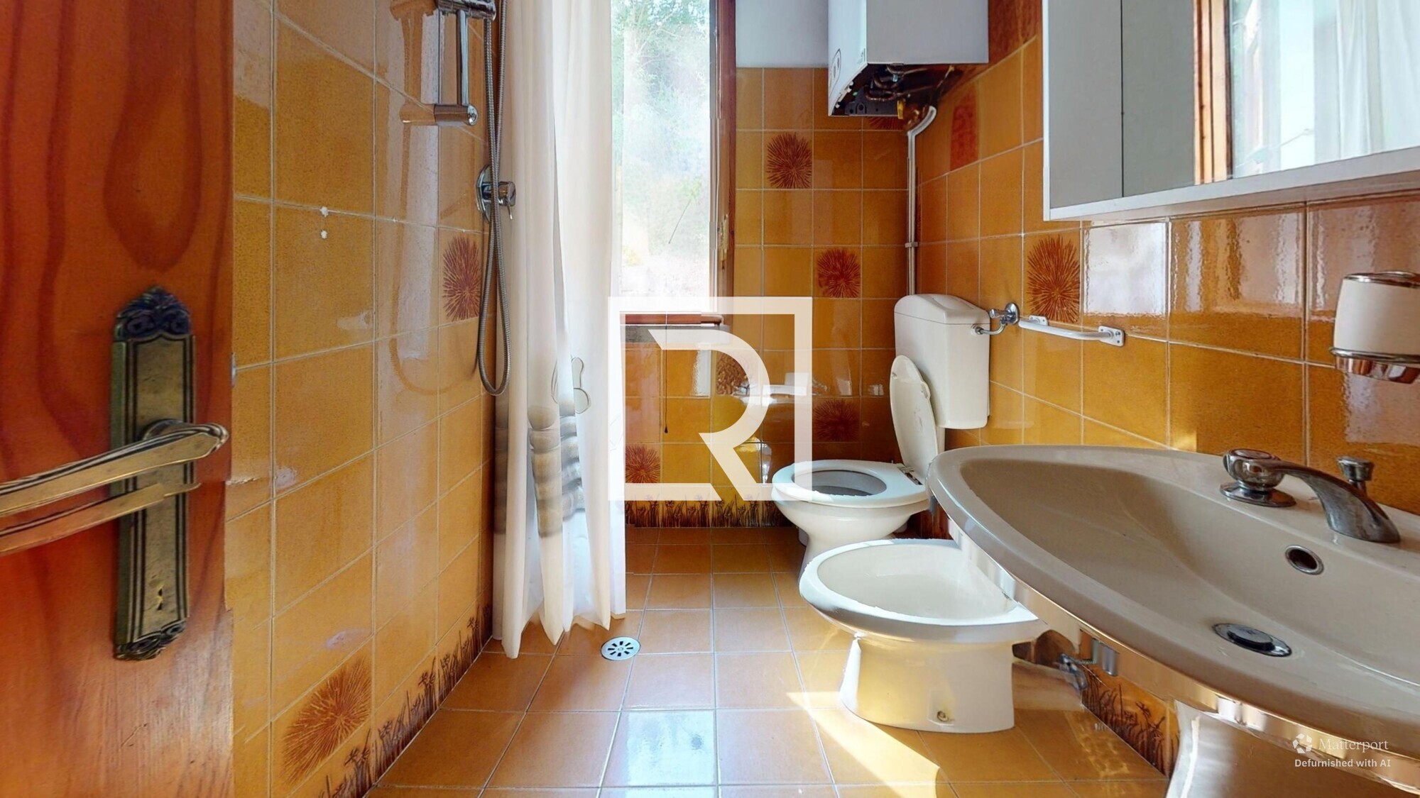 TRILOCALE-CON-GIARDINO-A-MONTE-BUSCA--Bathroom-Defurnished
