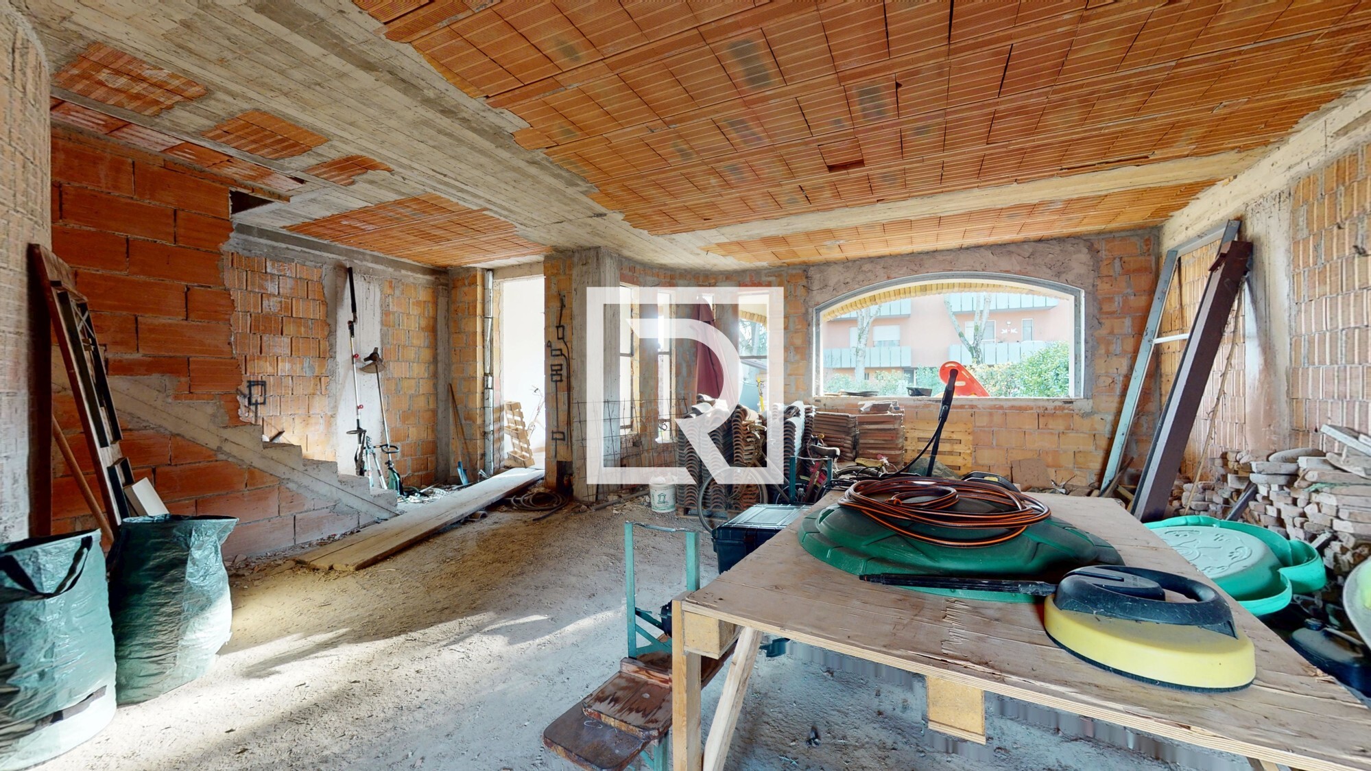 PORZIONE-DI-TRIFAMILIARE-AL-GREZZO-02242025_185150