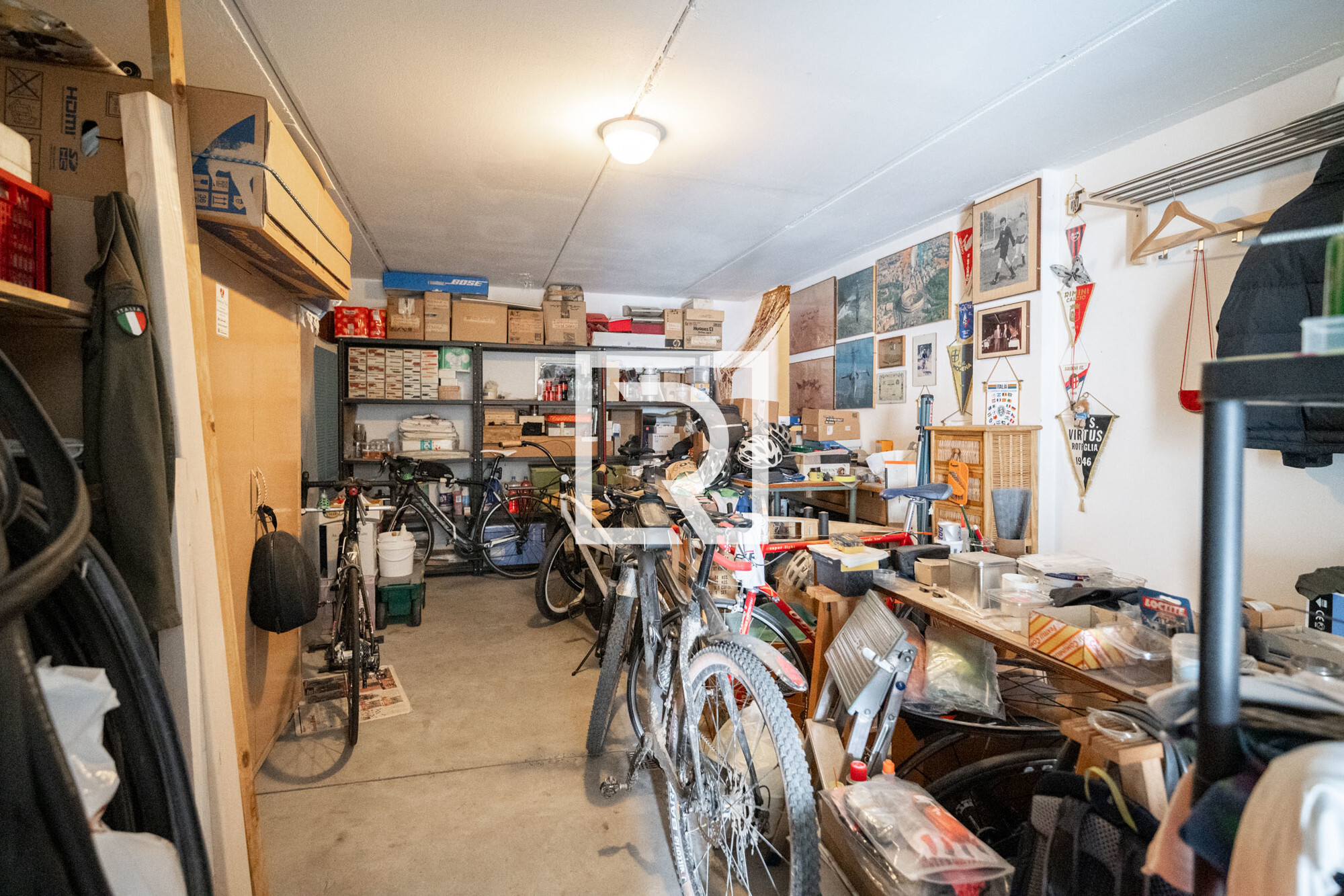 GARAGE