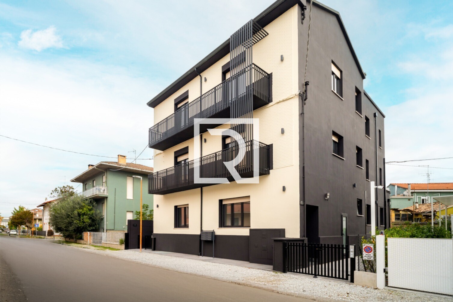 WhatsApp Image 2025-10-22 at 11.16.44