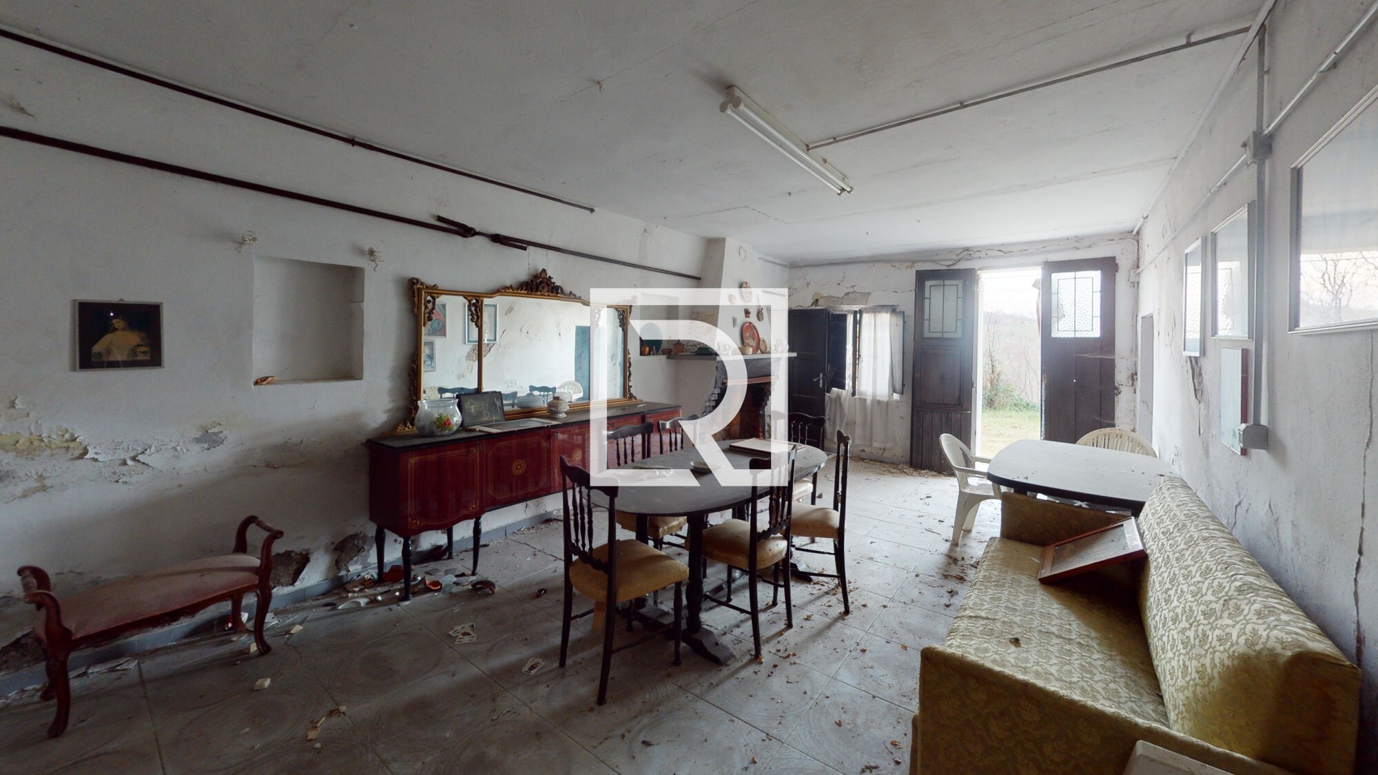 Via-Roncona-Living-Room