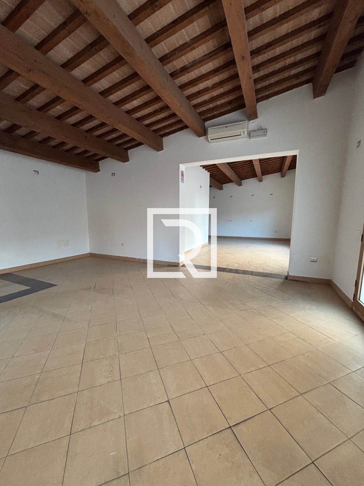 INTERNO