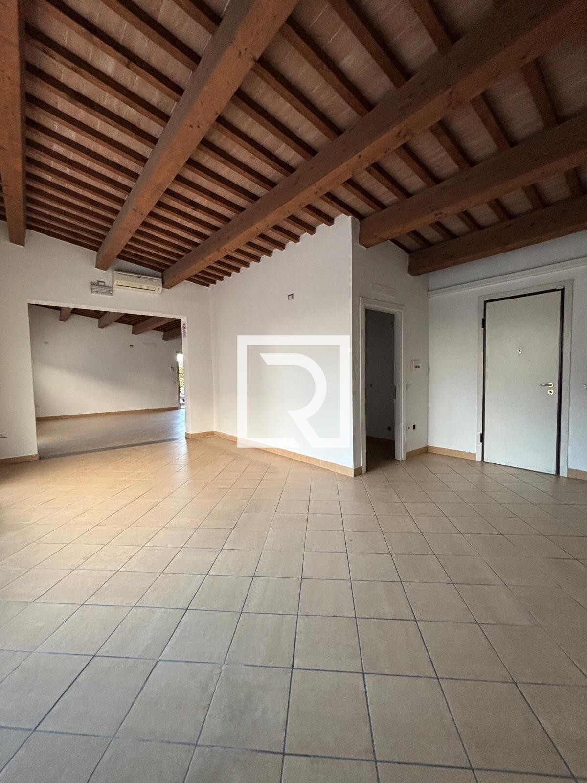 INTERNO