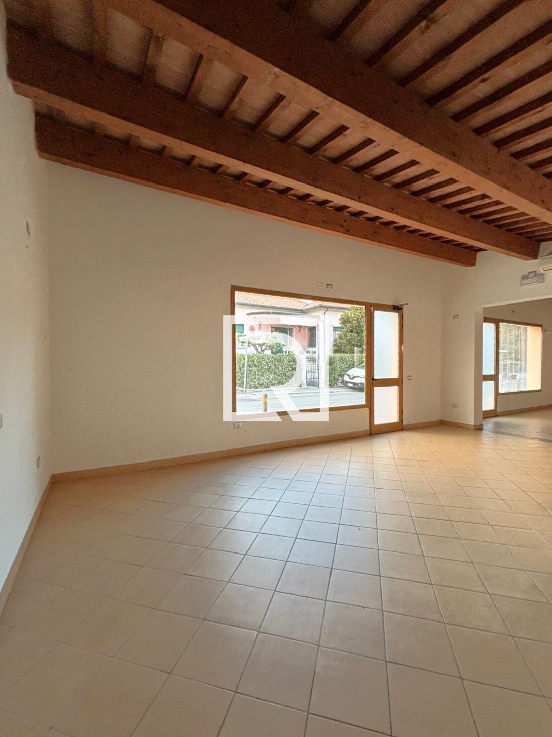 INTERNO