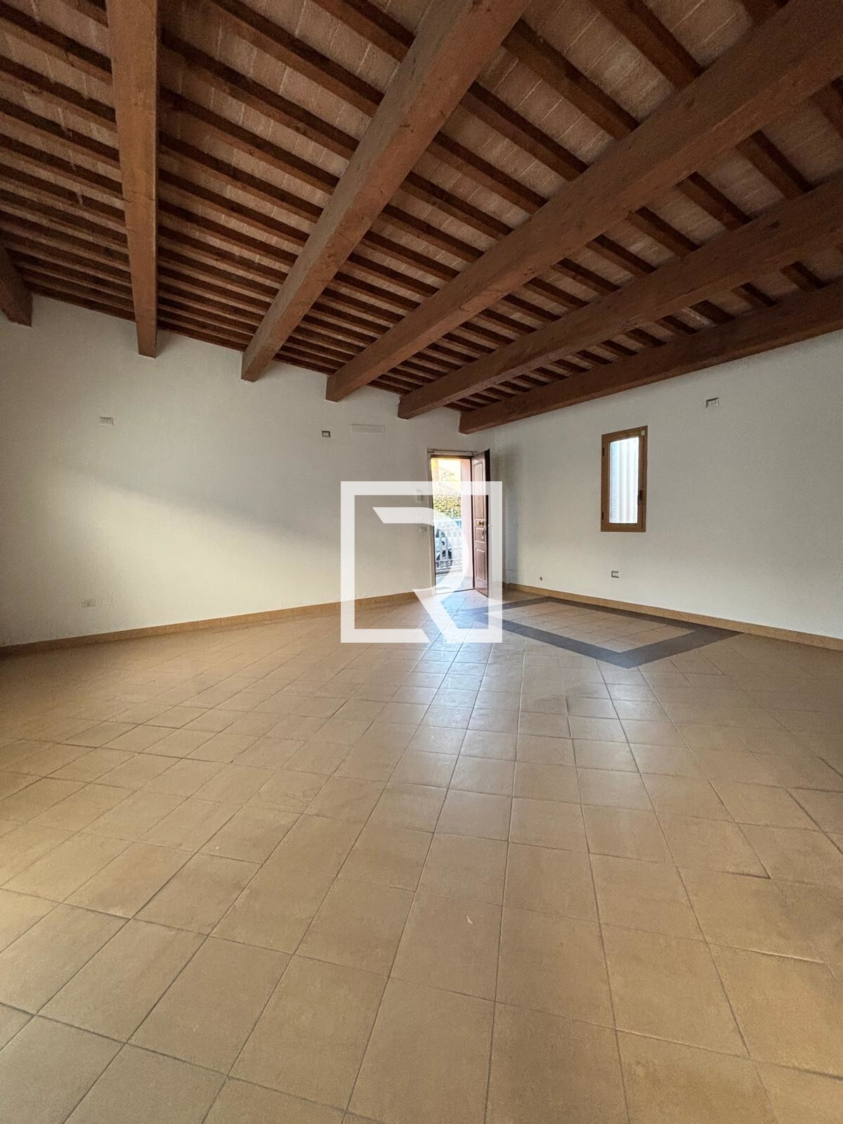 INTERNO