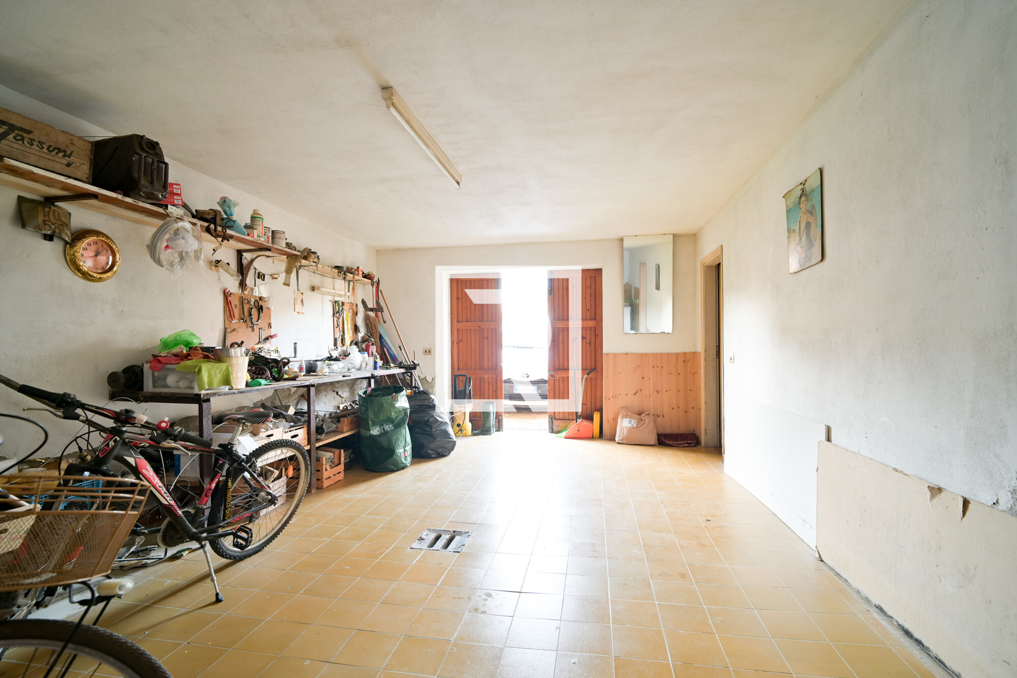 GARAGE