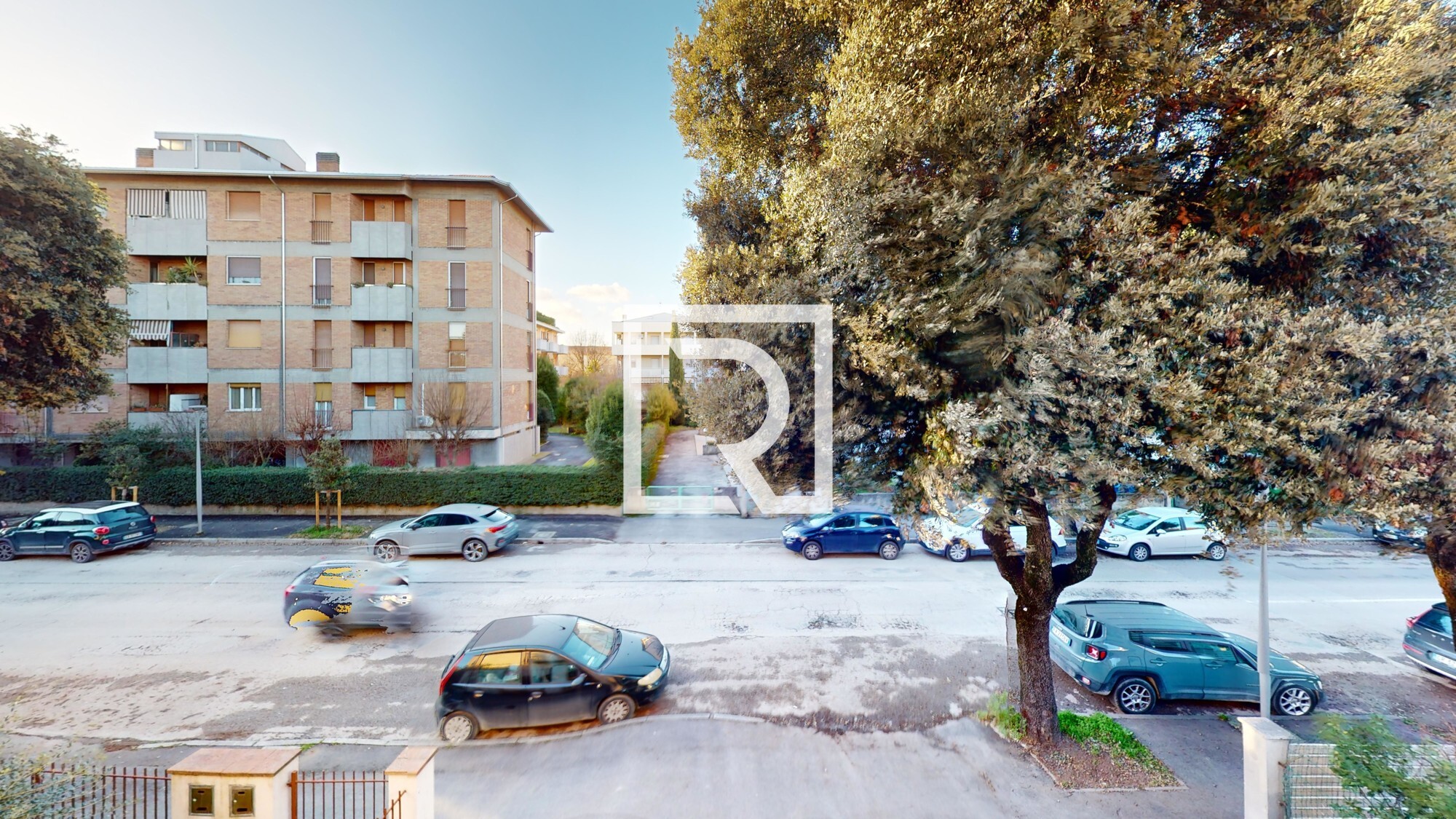Trilocale-con-due-garage--Balcony