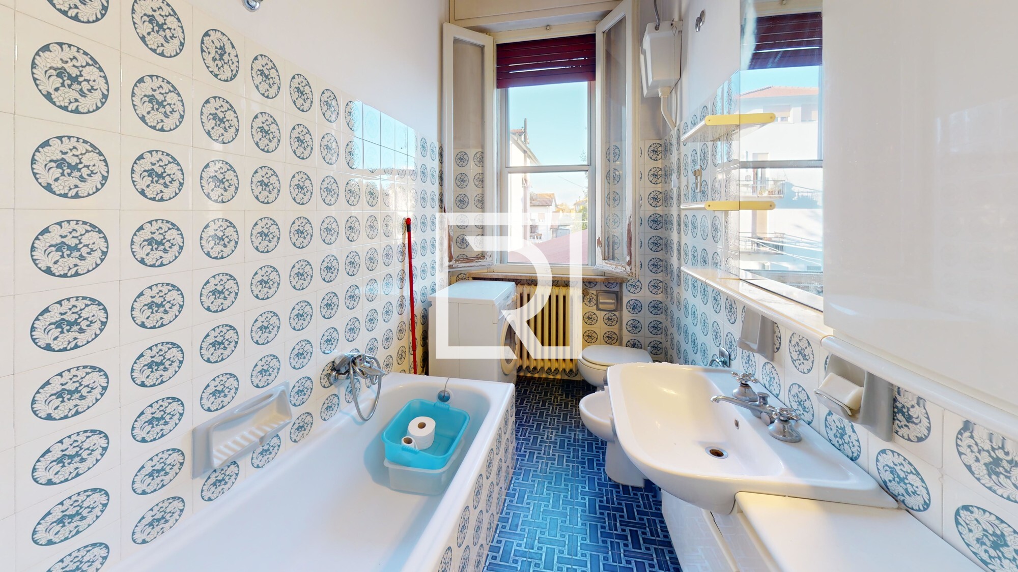Trilocale-con-due-garage--Bathroom