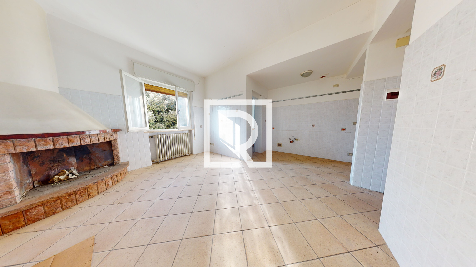 INTERNO