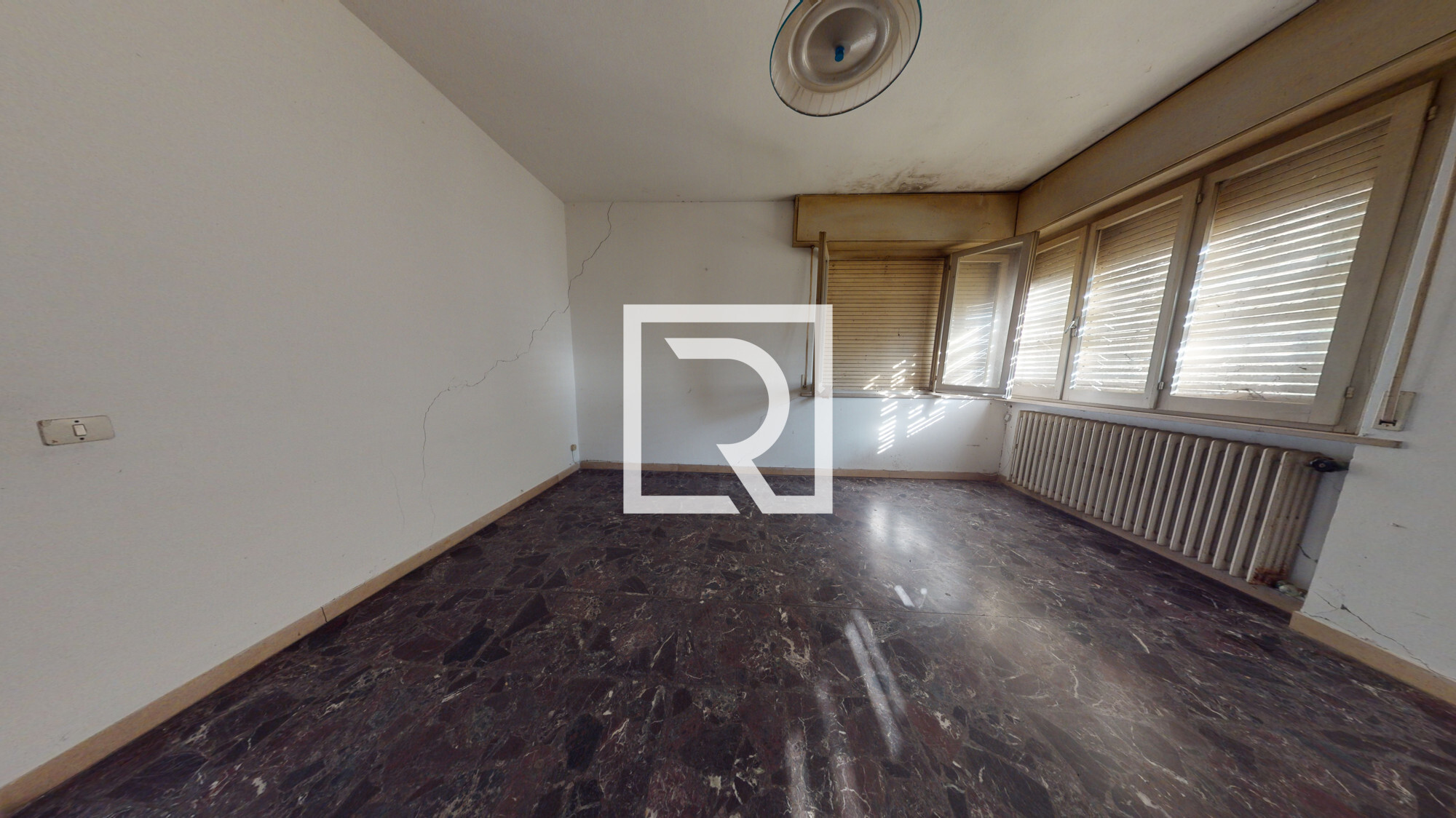 INTERNO