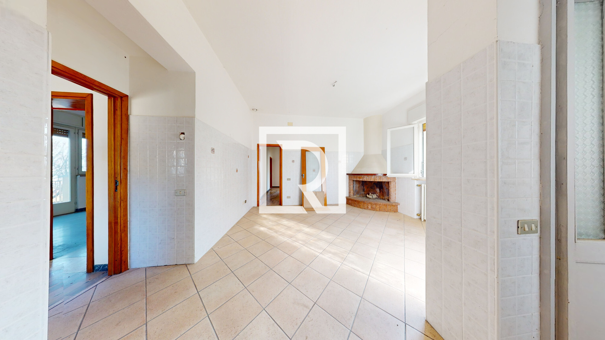 INTERNO
