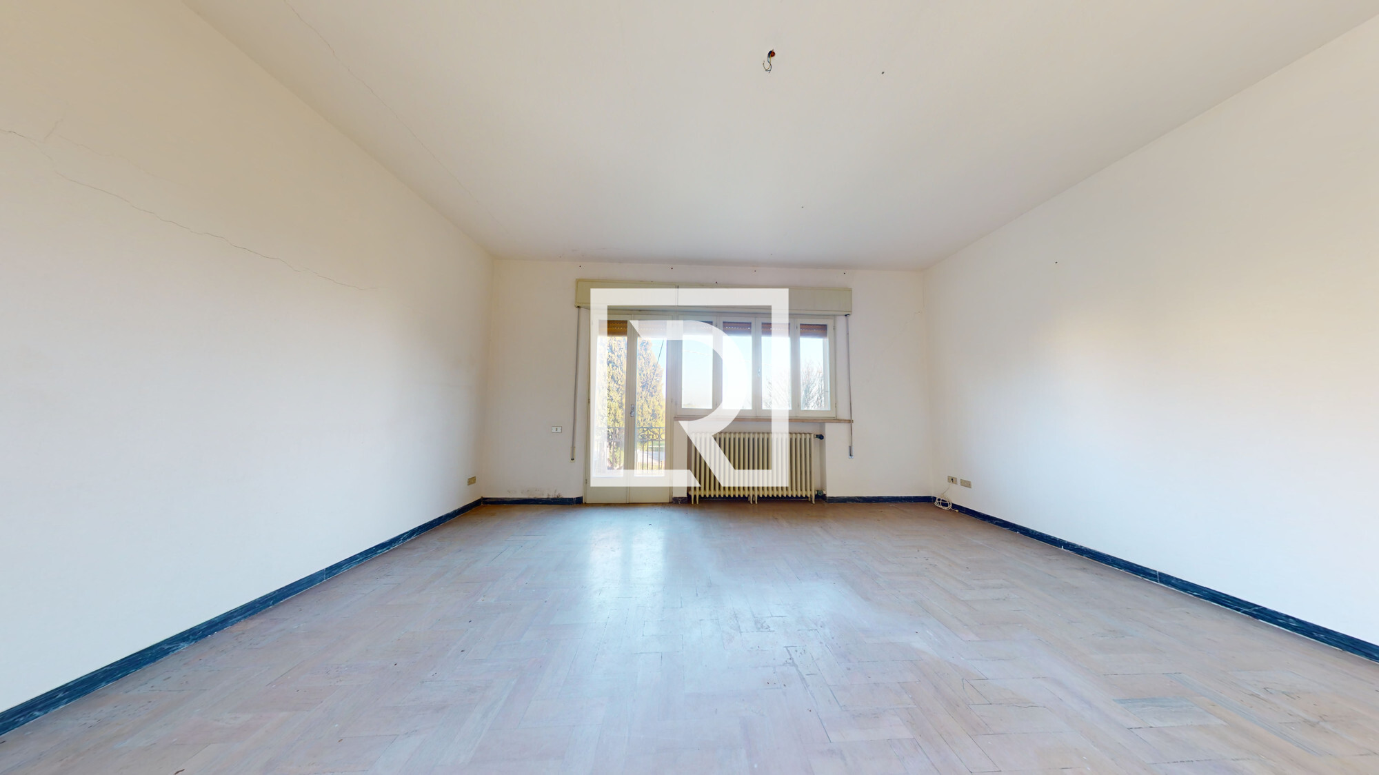INTERNO