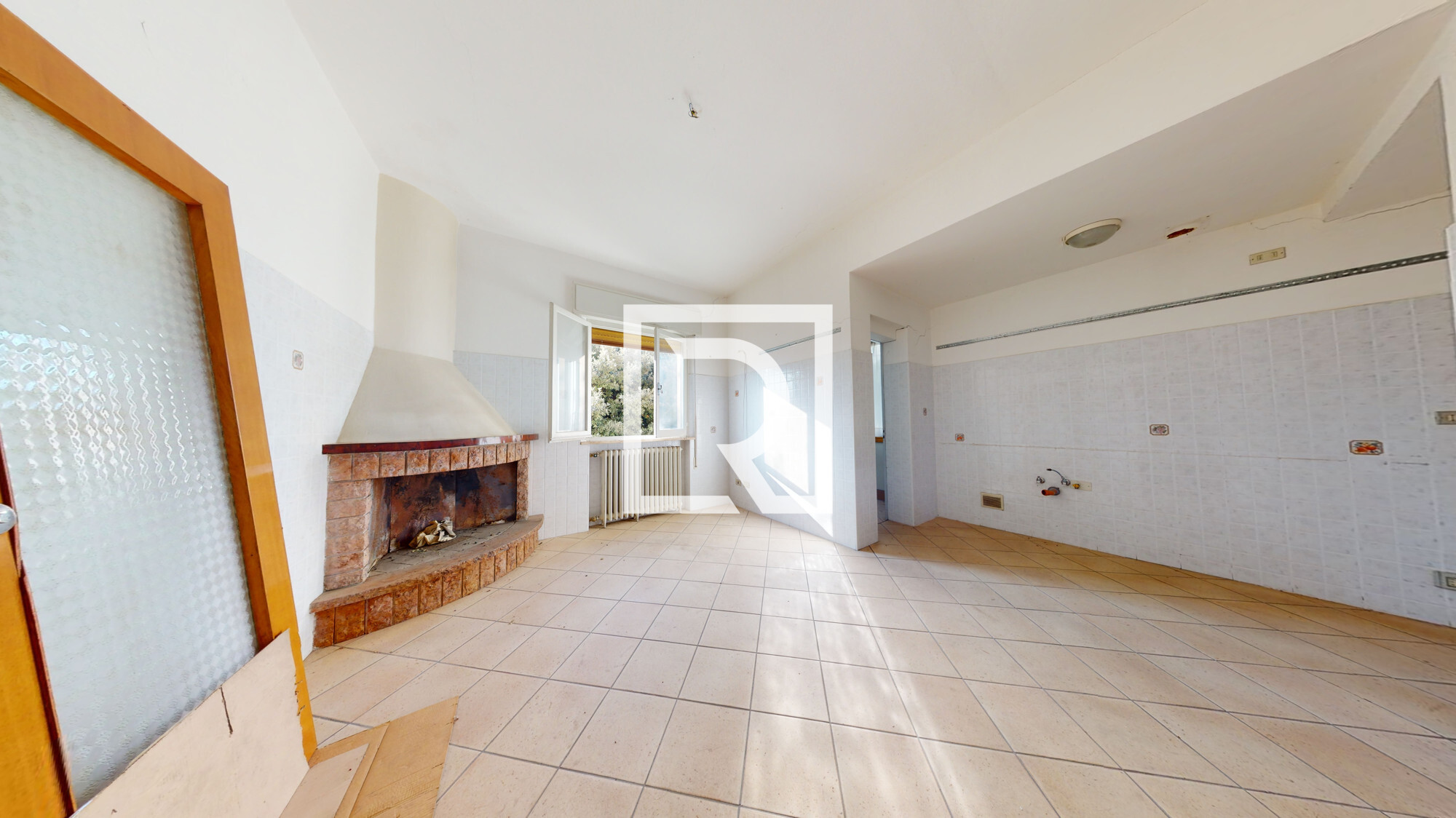 INTERNO
