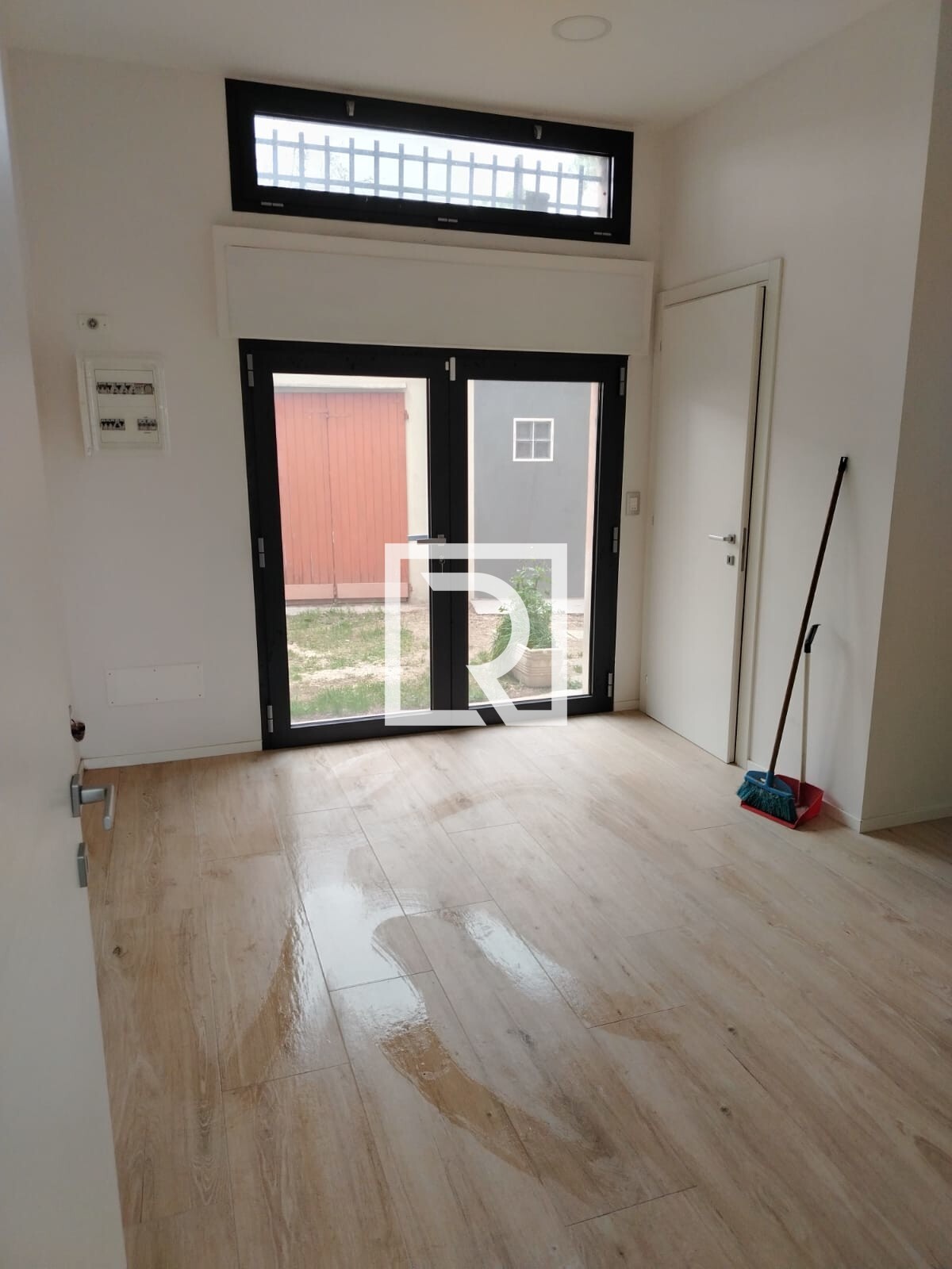 INGRESSO SUL RETRO