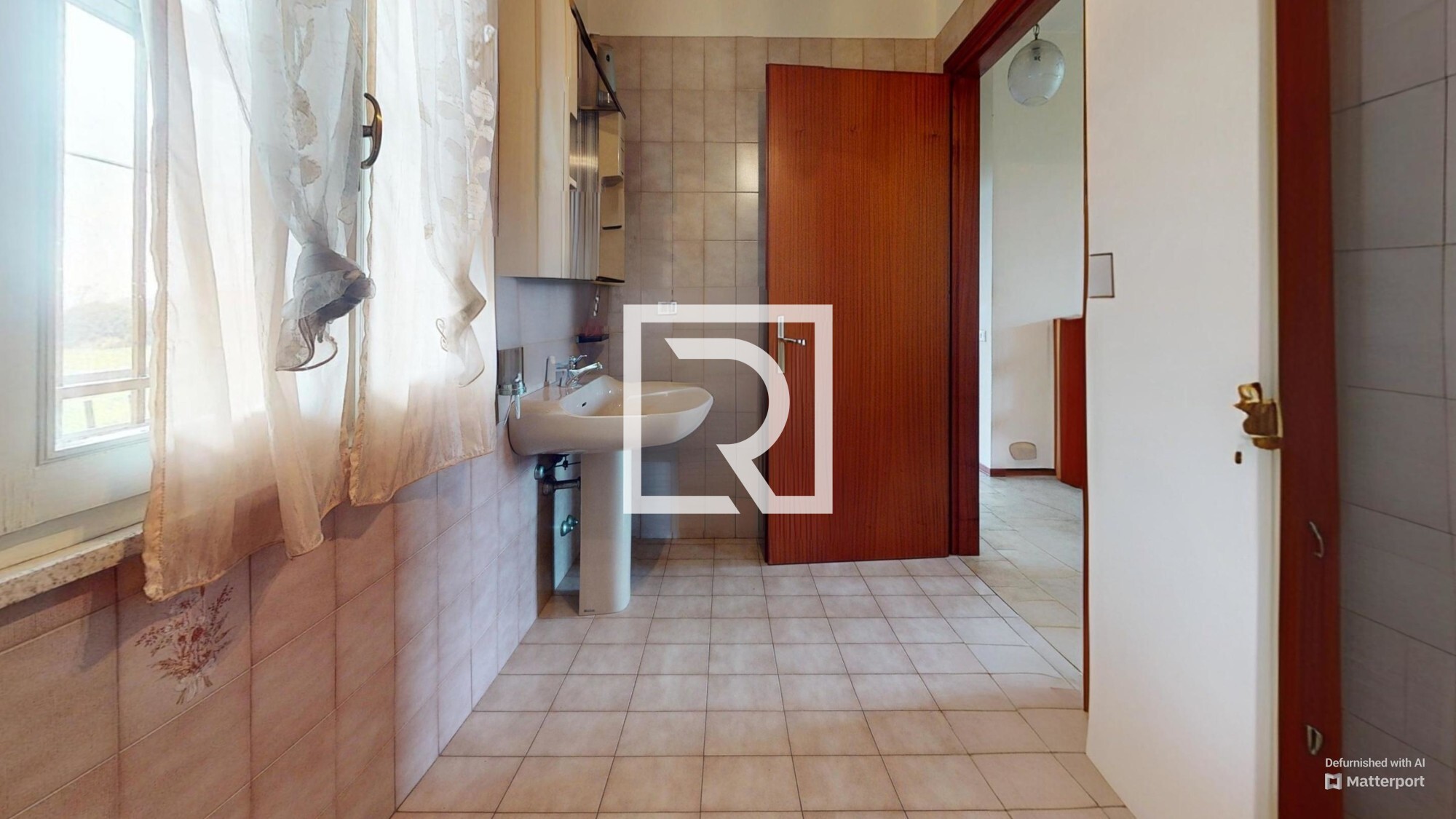 Via-Del-Canale-153-Bathroom-Defurnished