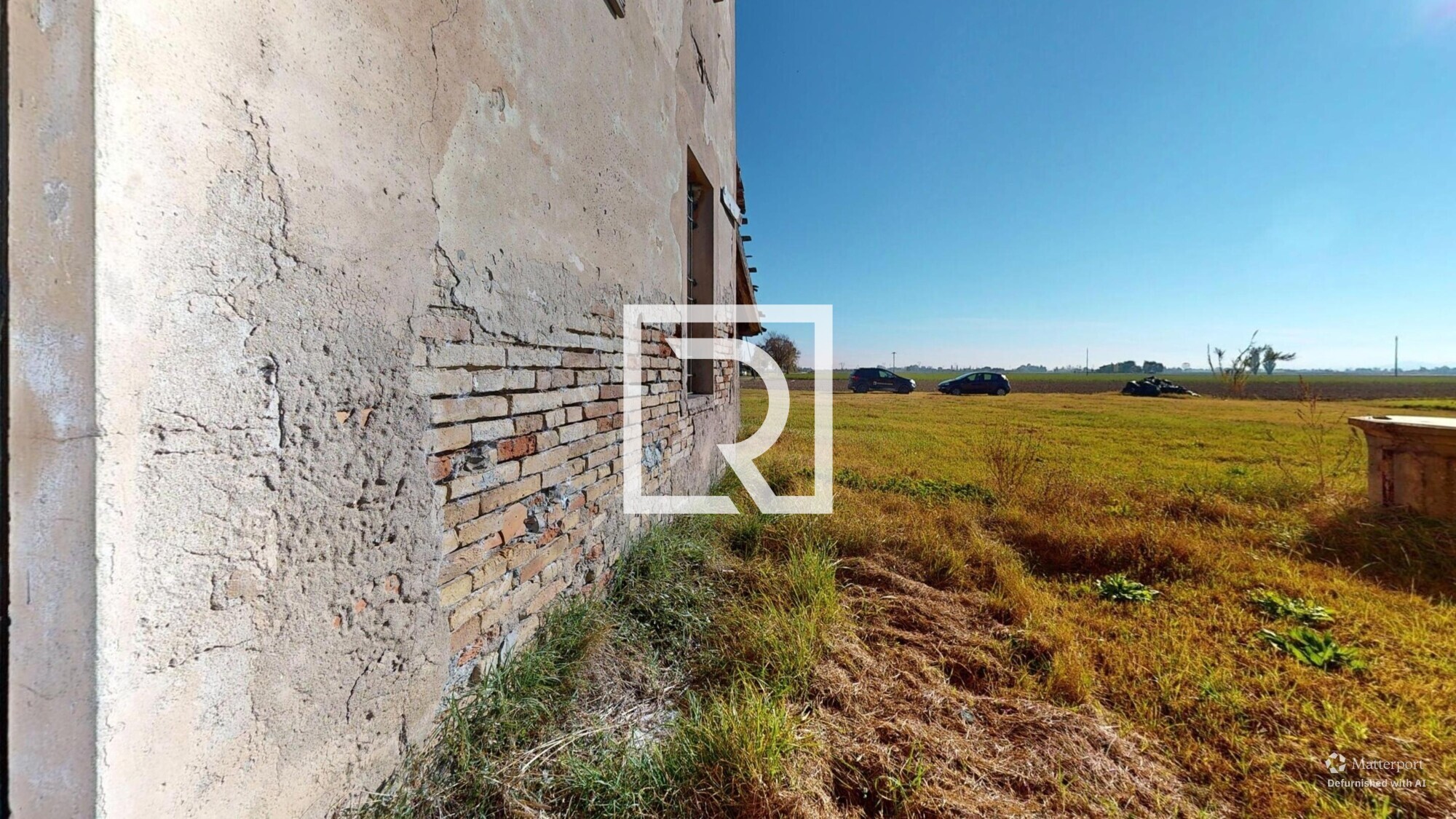 RUSTICO-CON-TERRENO-PRIVATO-Staircase-Defurnished