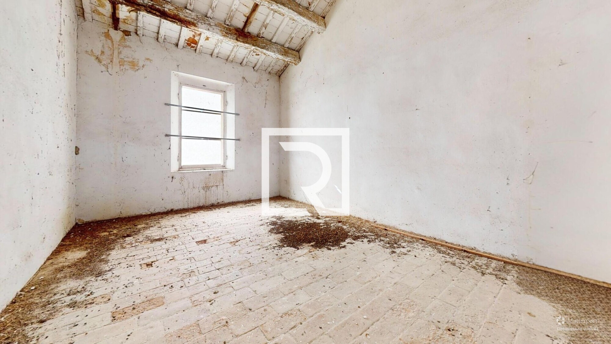 RUSTICO-CON-TERRENO-PRIVATO-Bedroom-Defurnished 4