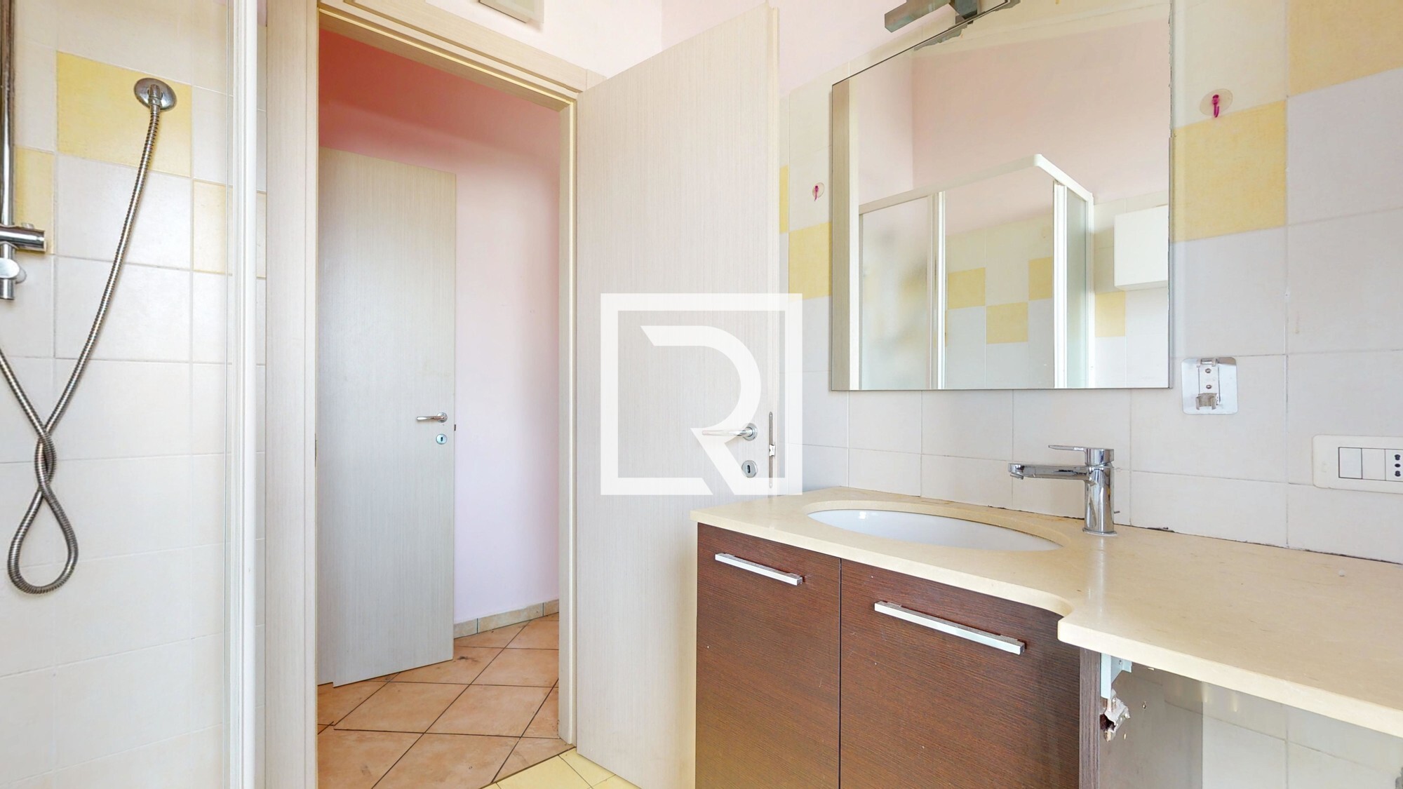 BILOCALE-CON-POSTO-AUTO-E-CANTINA-03172025_164643