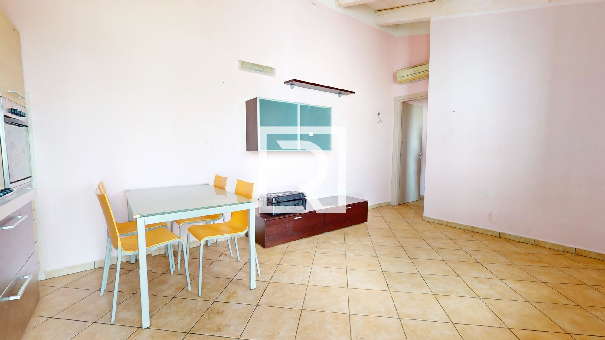 BILOCALE-CON-POSTO-AUTO-E-CANTINA-03172025_164432