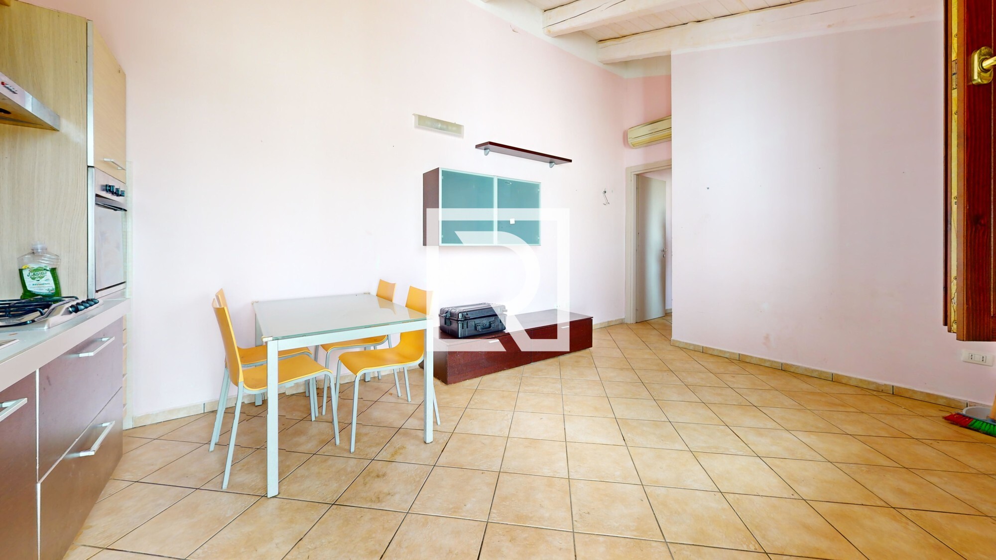 BILOCALE-CON-POSTO-AUTO-E-CANTINA-Dining-Room