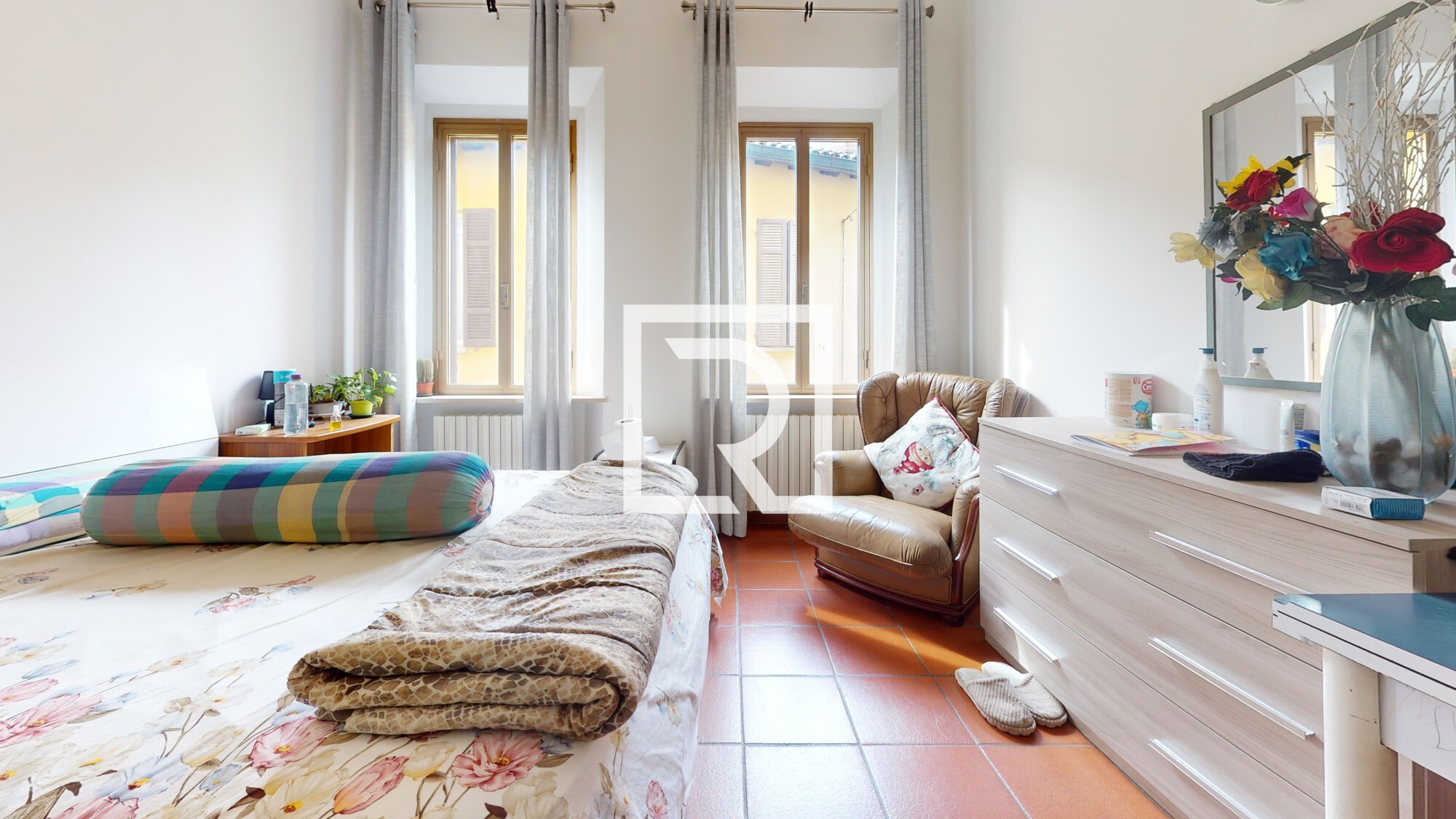 Quadrilocale-Via-Borghetto-Mozzo-2-Bedroom 2