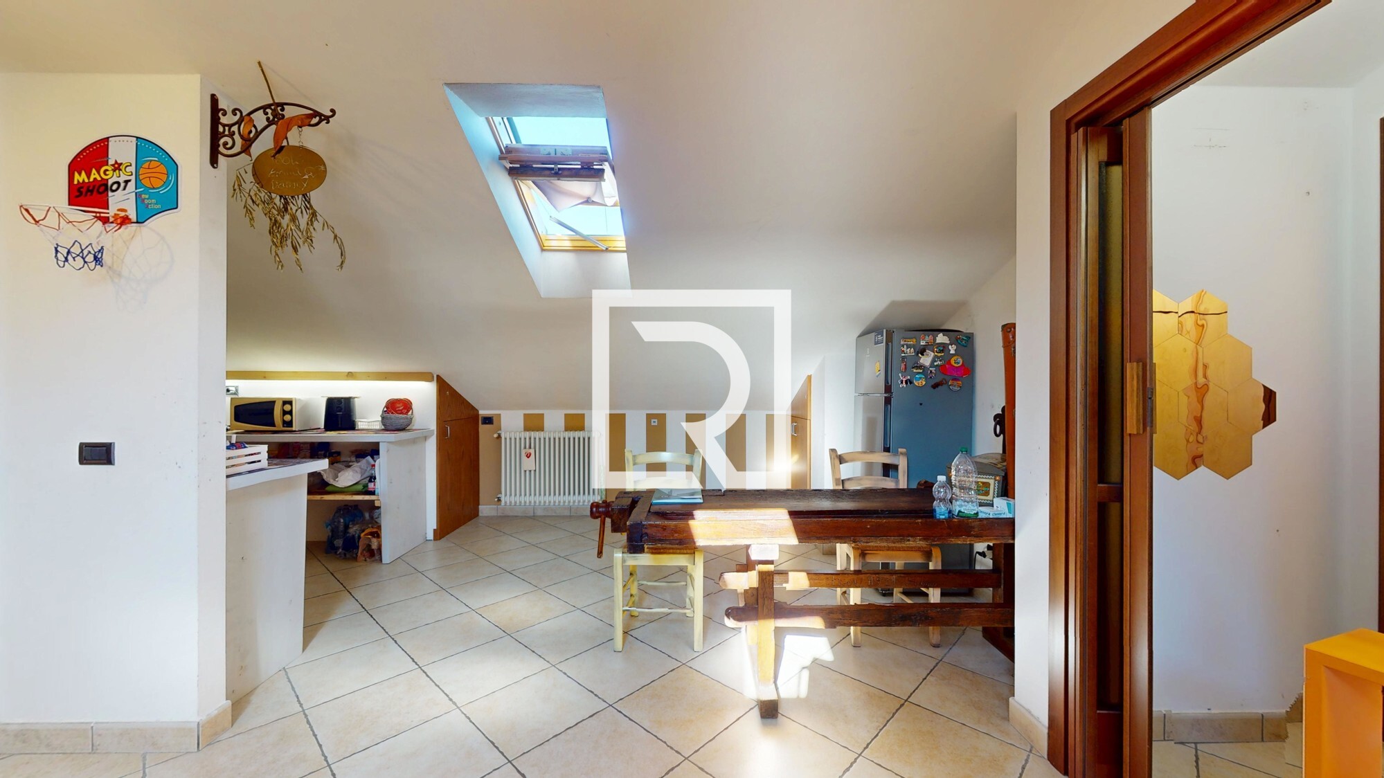 BILOCALE-MANSARDATO-AL-4PIANO-CON-ASCENSORE-03032025_124024