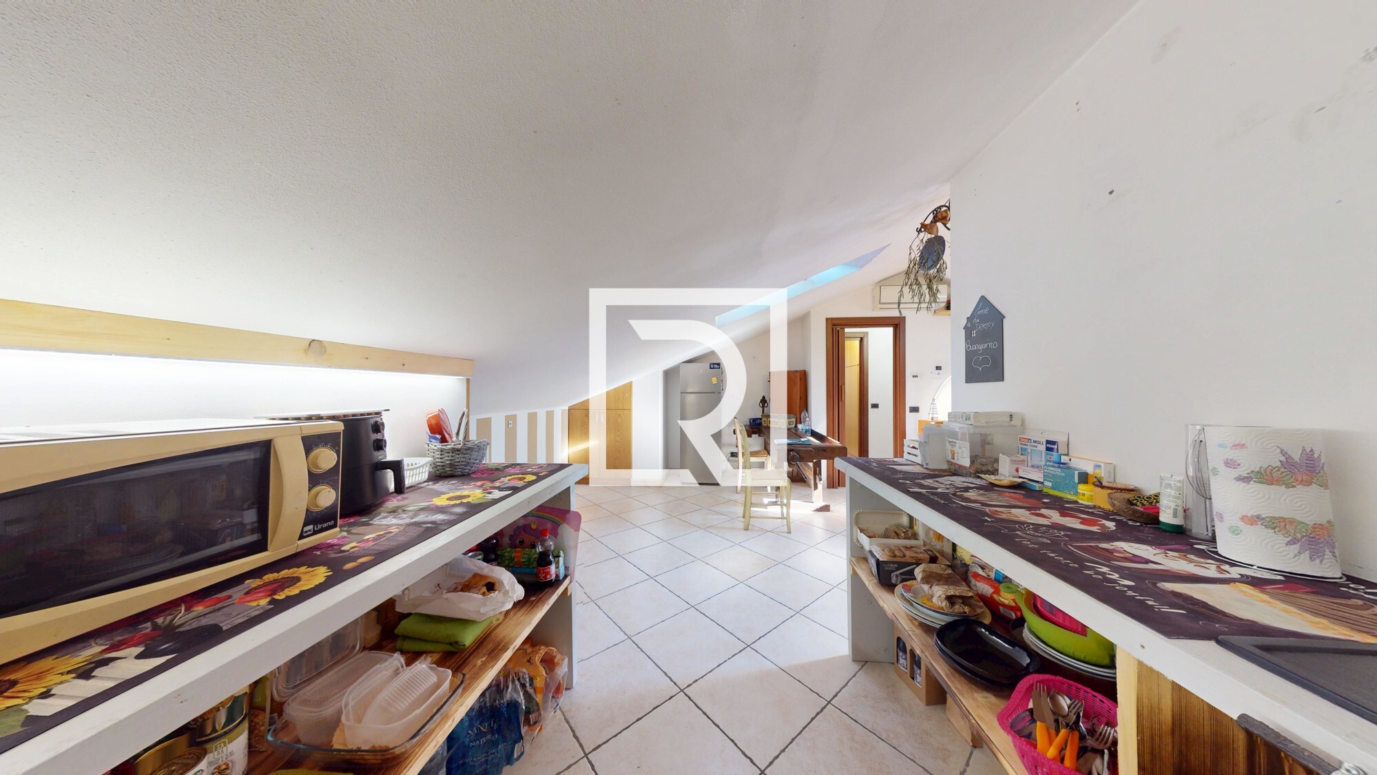 BILOCALE-MANSARDATO-AL-4PIANO-CON-ASCENSORE-03032025_124308