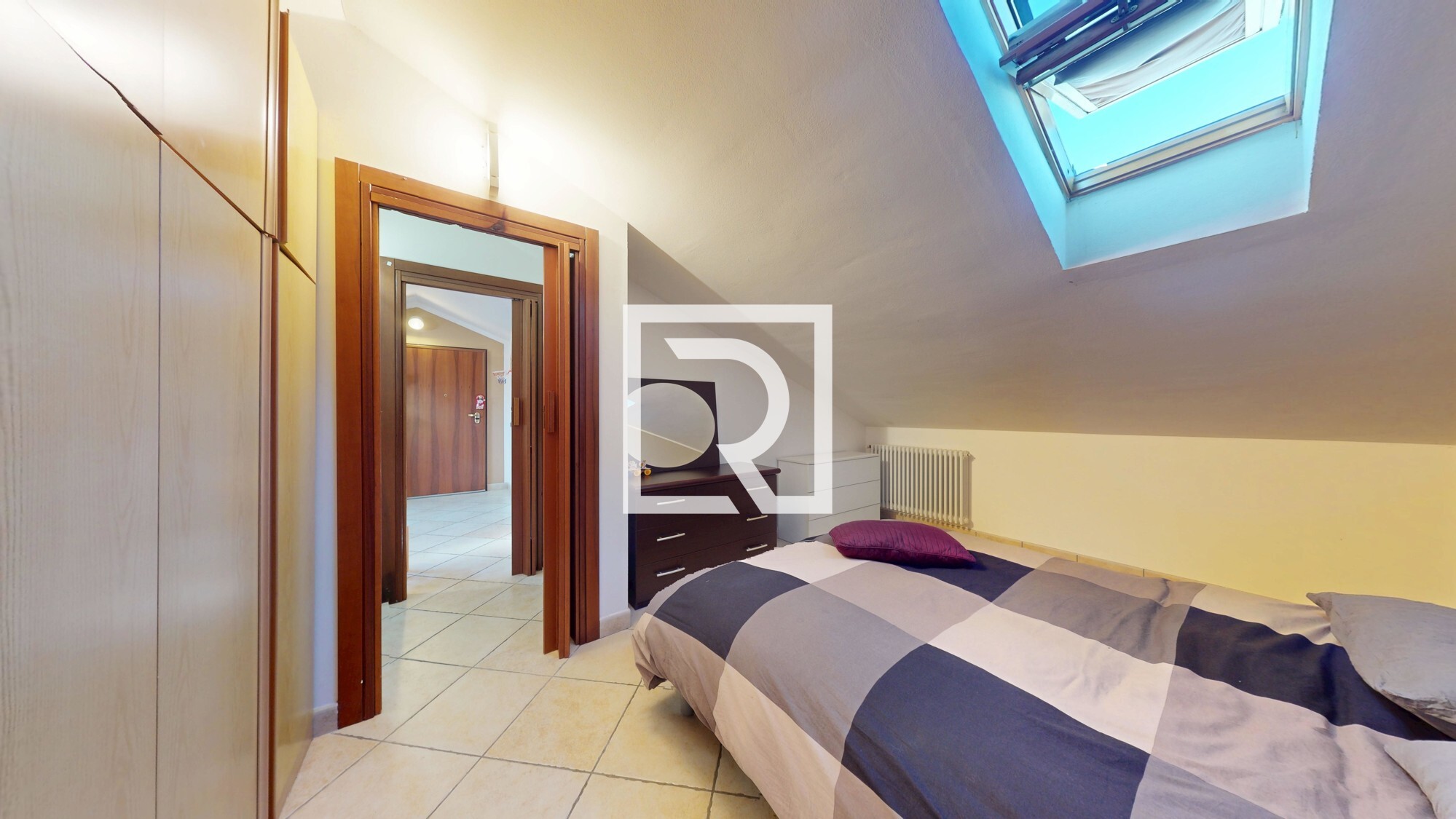 BILOCALE-MANSARDATO-AL-4PIANO-CON-ASCENSORE-03032025_124419