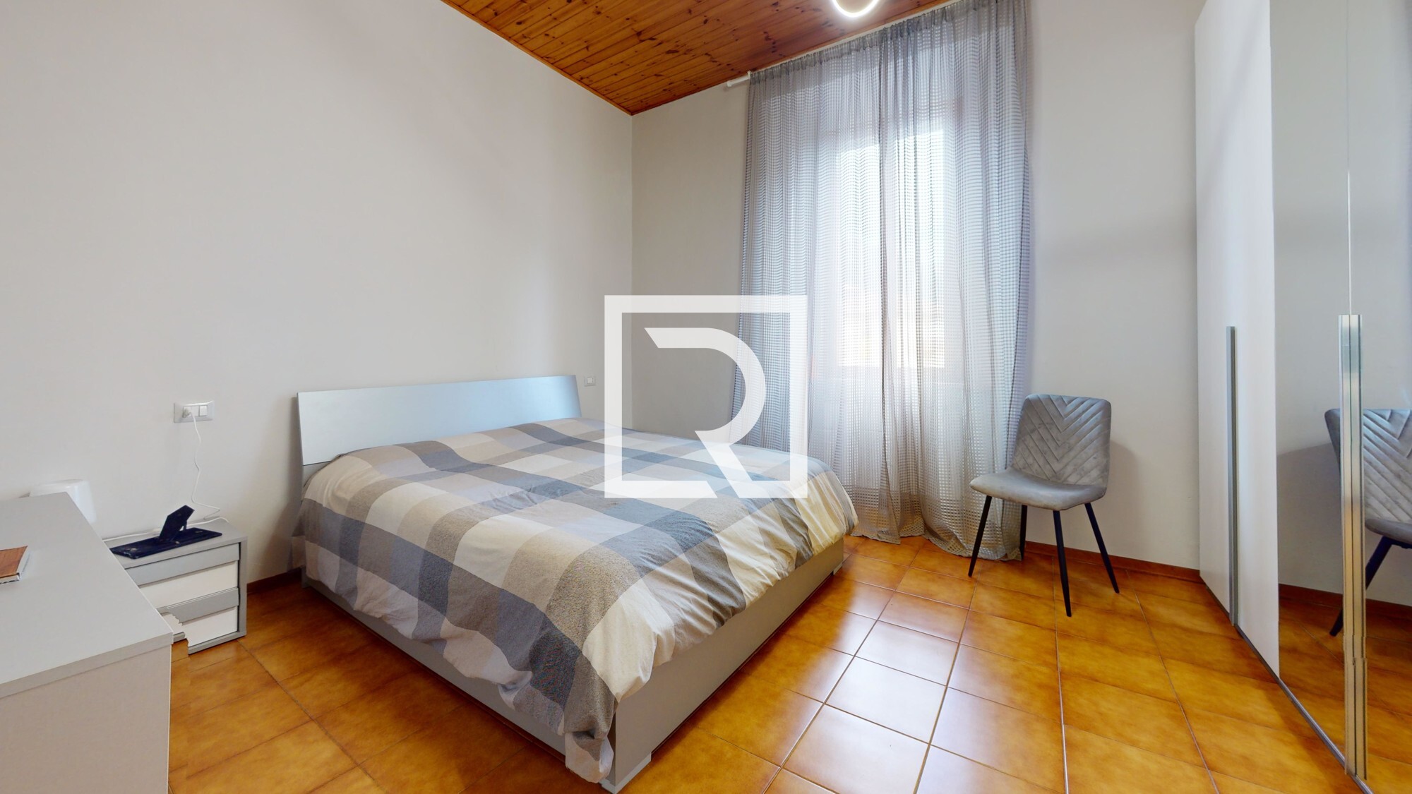 TRILOCALE-A-DOVADOLA-Bedroom 1