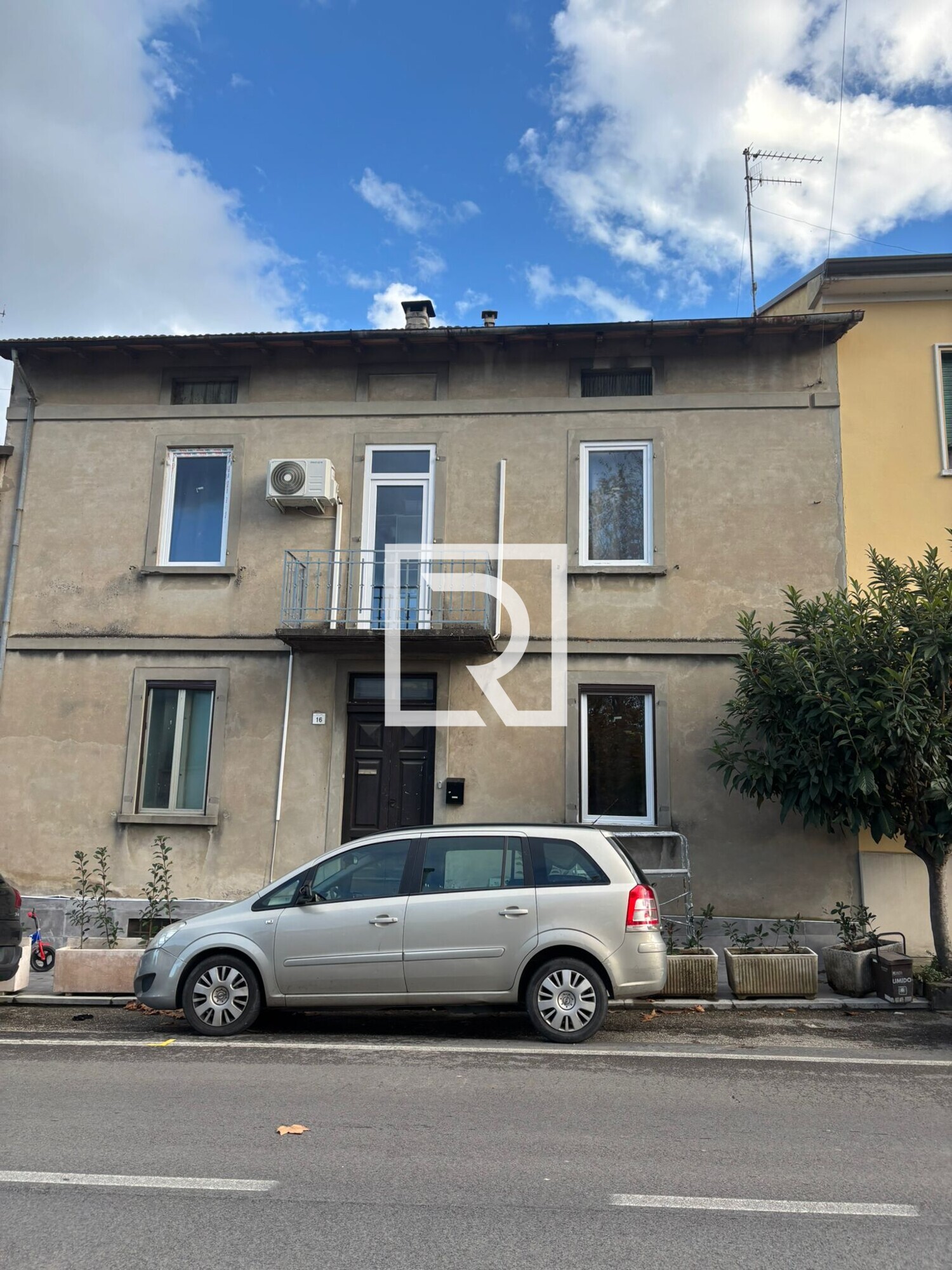 WhatsApp Image 2025-11-17 at 18.43.23