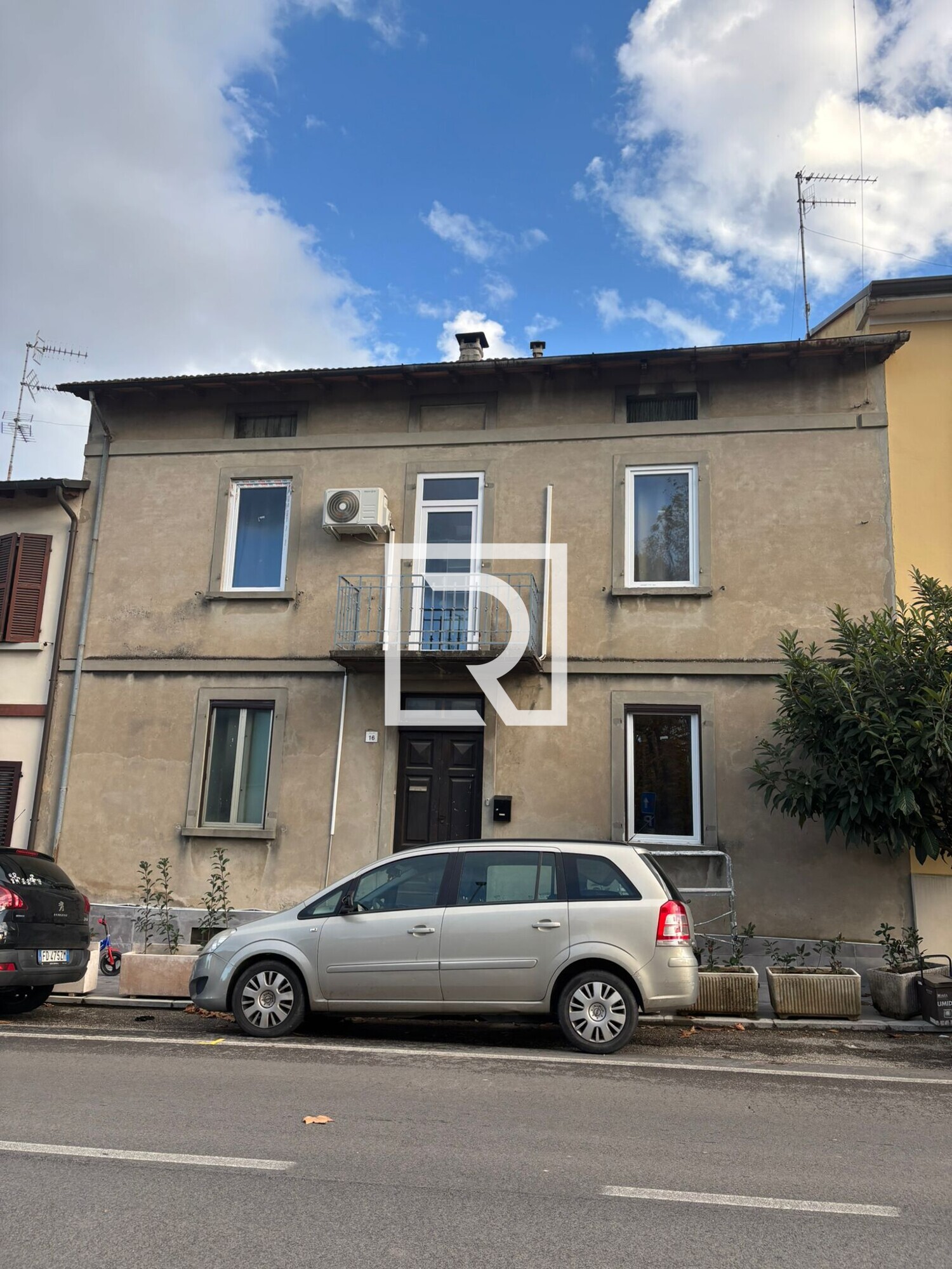 WhatsApp Image 2025-11-17 at 18.43.24