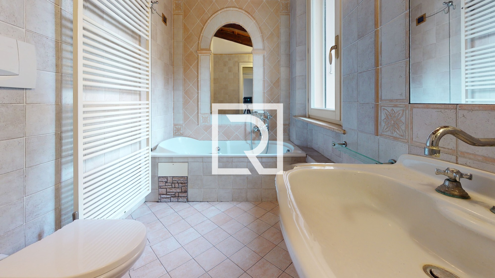 Bathroom (9)