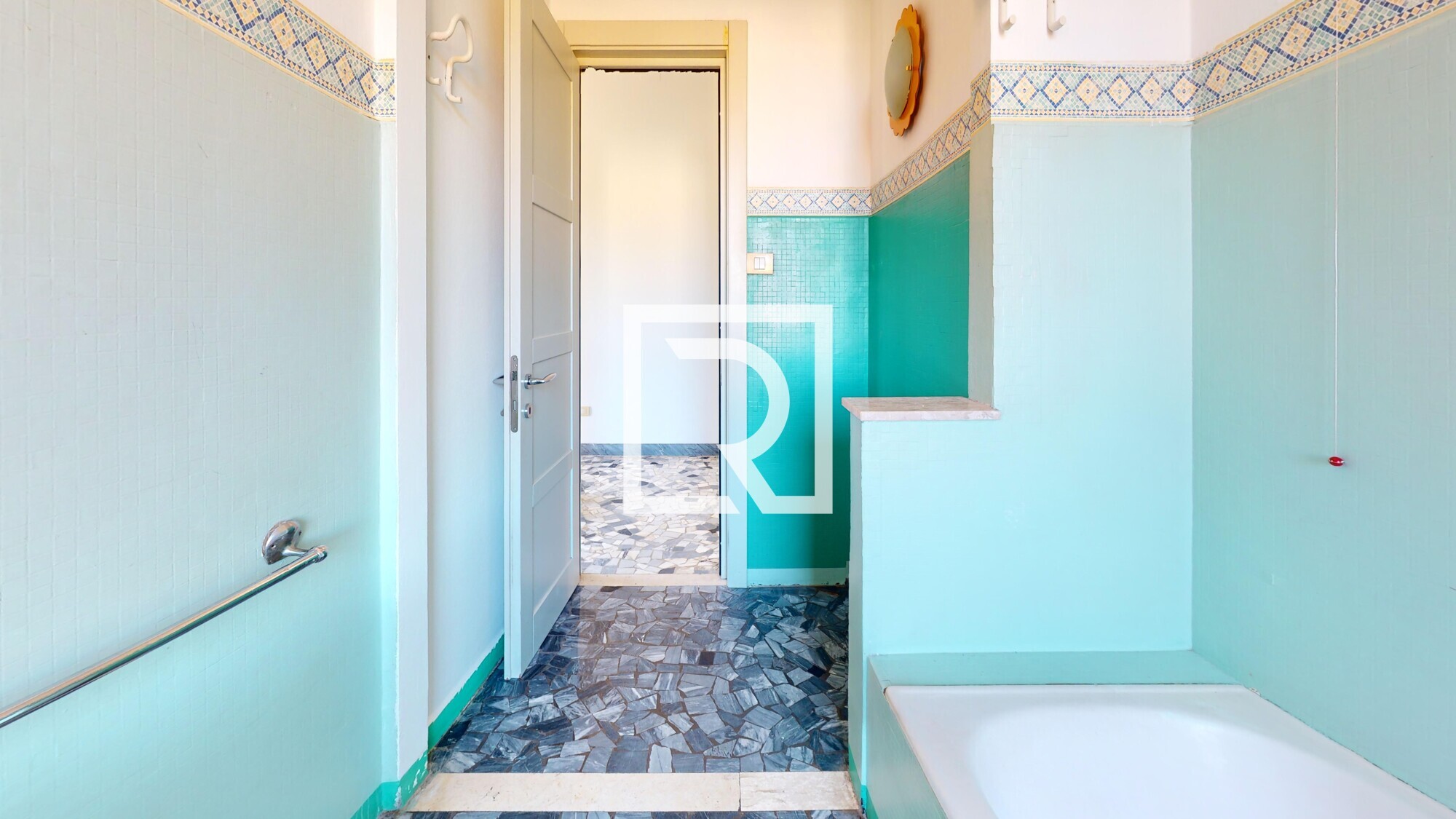 11-Via-Giovanni-Fronticelli-Baldelli-Bathroom 1