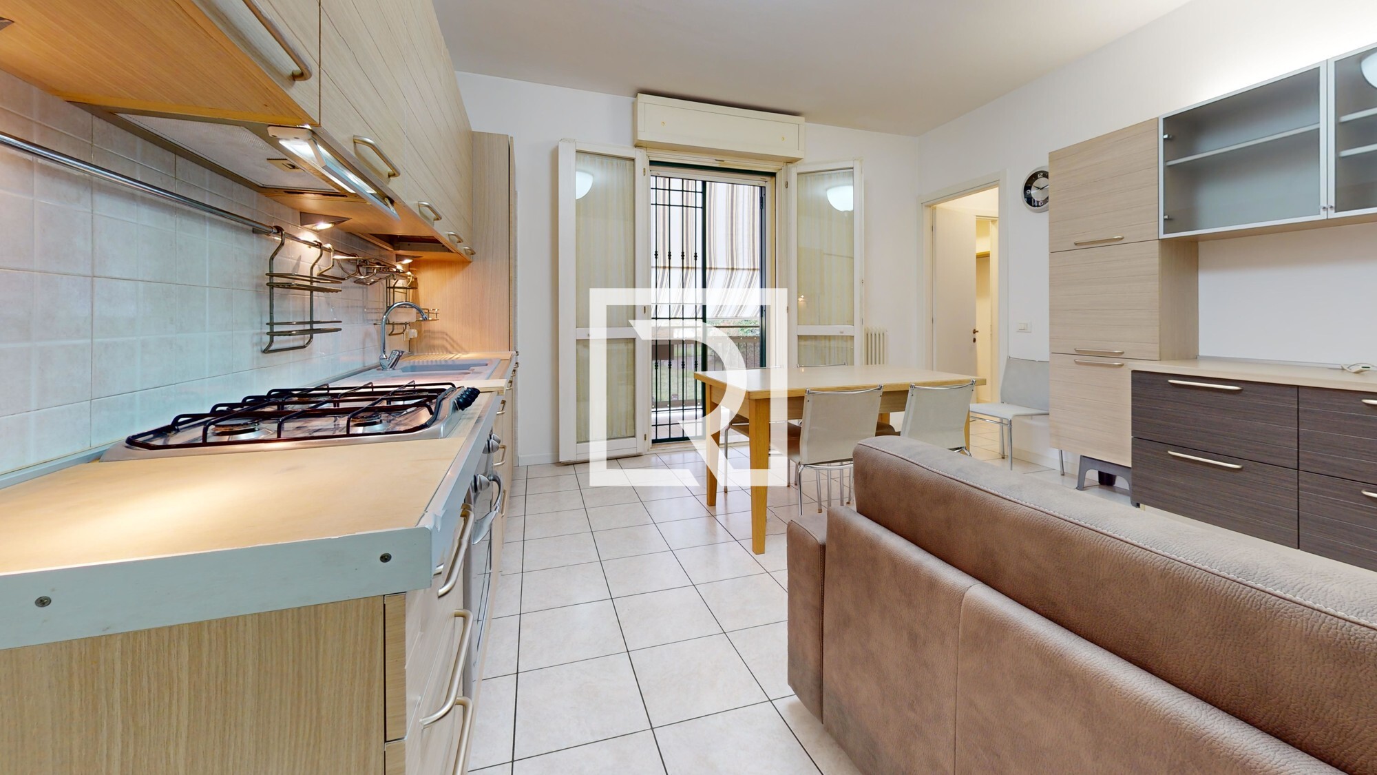 bilocale-con-cantina-e-posto-auto-Kitchen 1