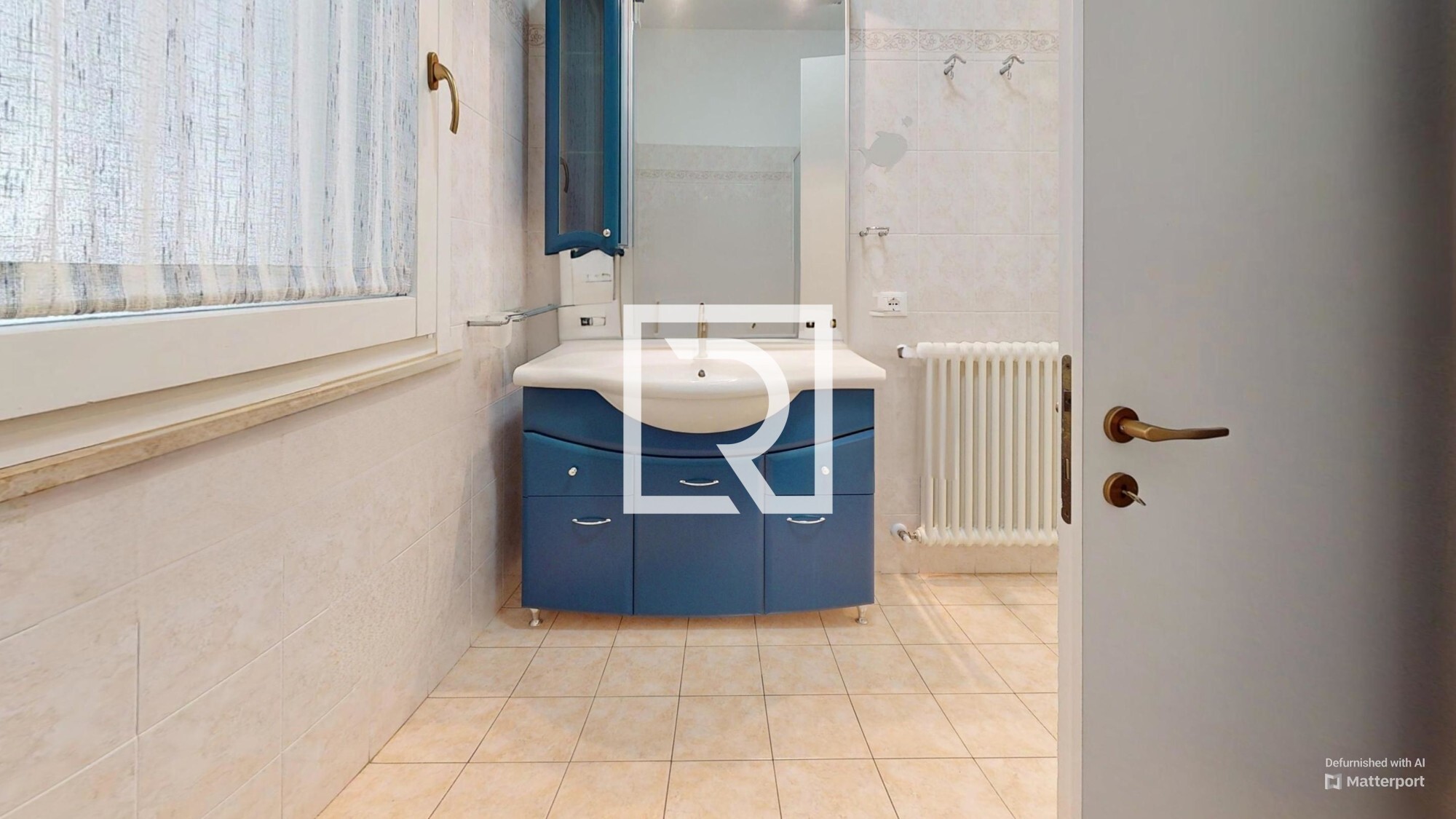 bilocale-con-cantina-e-posto-auto-Bathroom-Defurnished