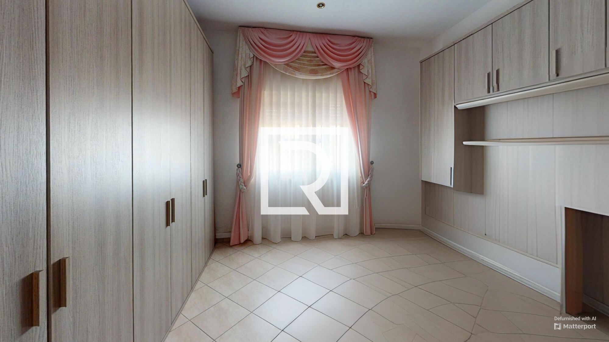 Via-Rio-Cozzi-Bedroom-Defurnished
