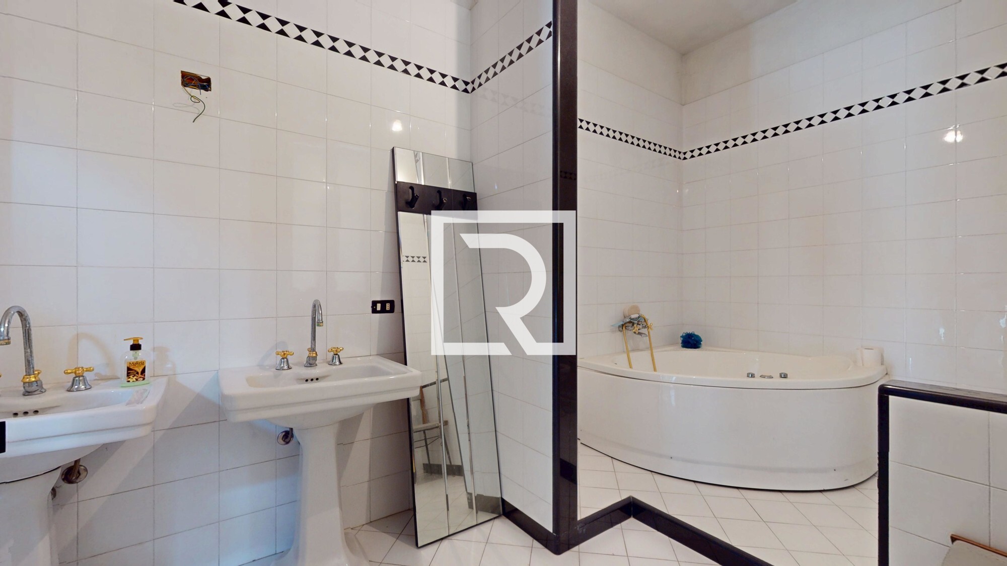 CASA-CON-4-CAMERE-E-TAVERNETTA-07212025_153319