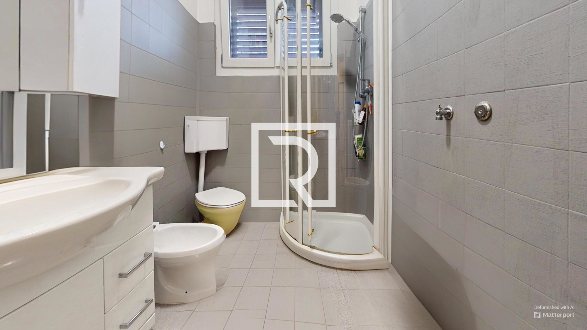Viale-Paulucci-di-Calboli-Fulcieri-Bathroom-Defurnished