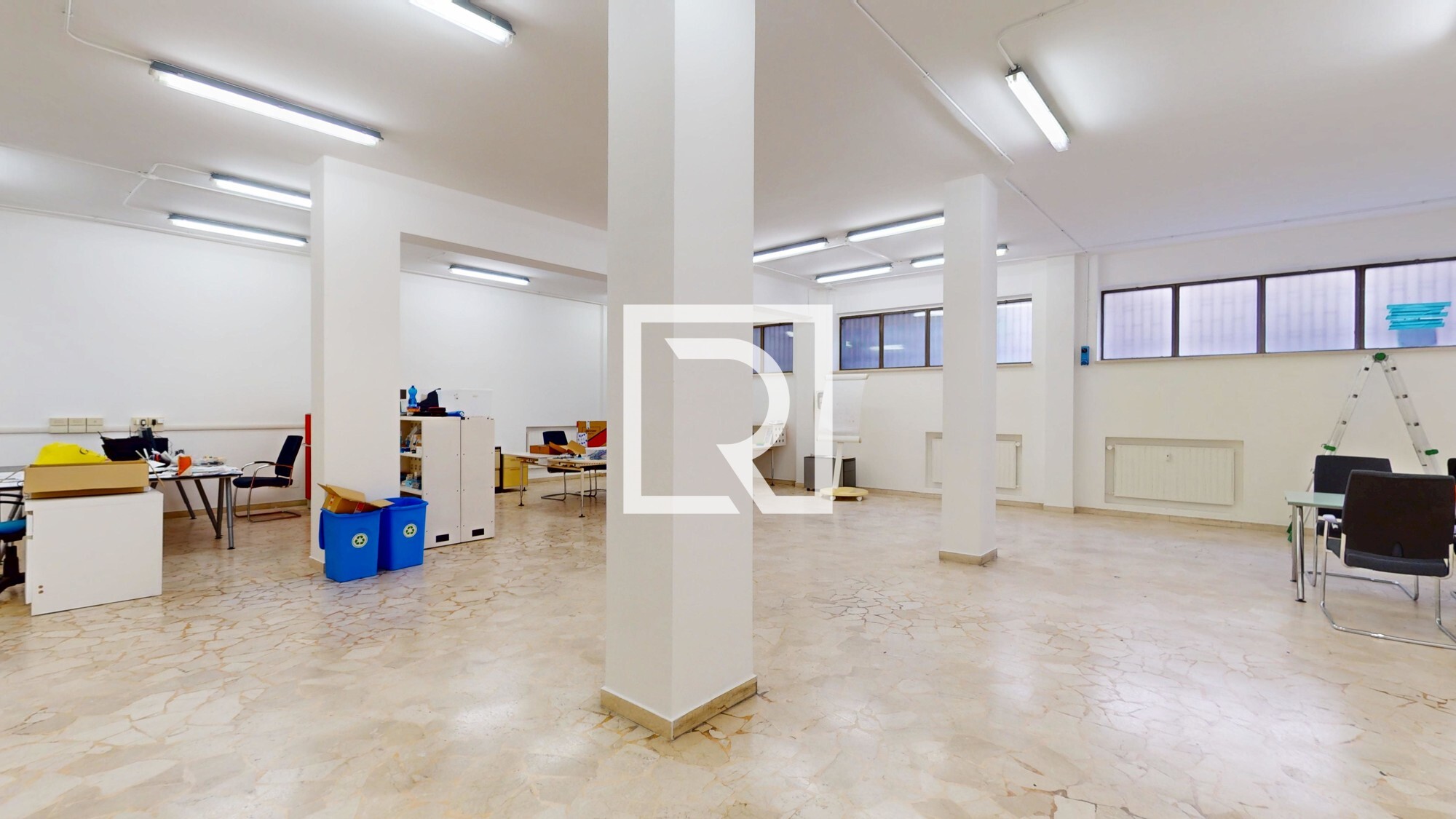 LOCALE-COMMERCIALE-DI-OLTRE-200-MQ-05072025_153528