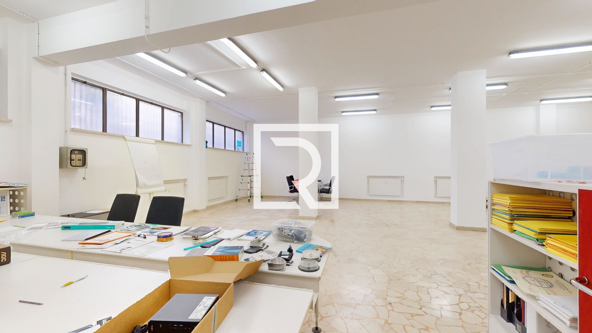 LOCALE-COMMERCIALE-DI-OLTRE-200-MQ-05072025_153305
