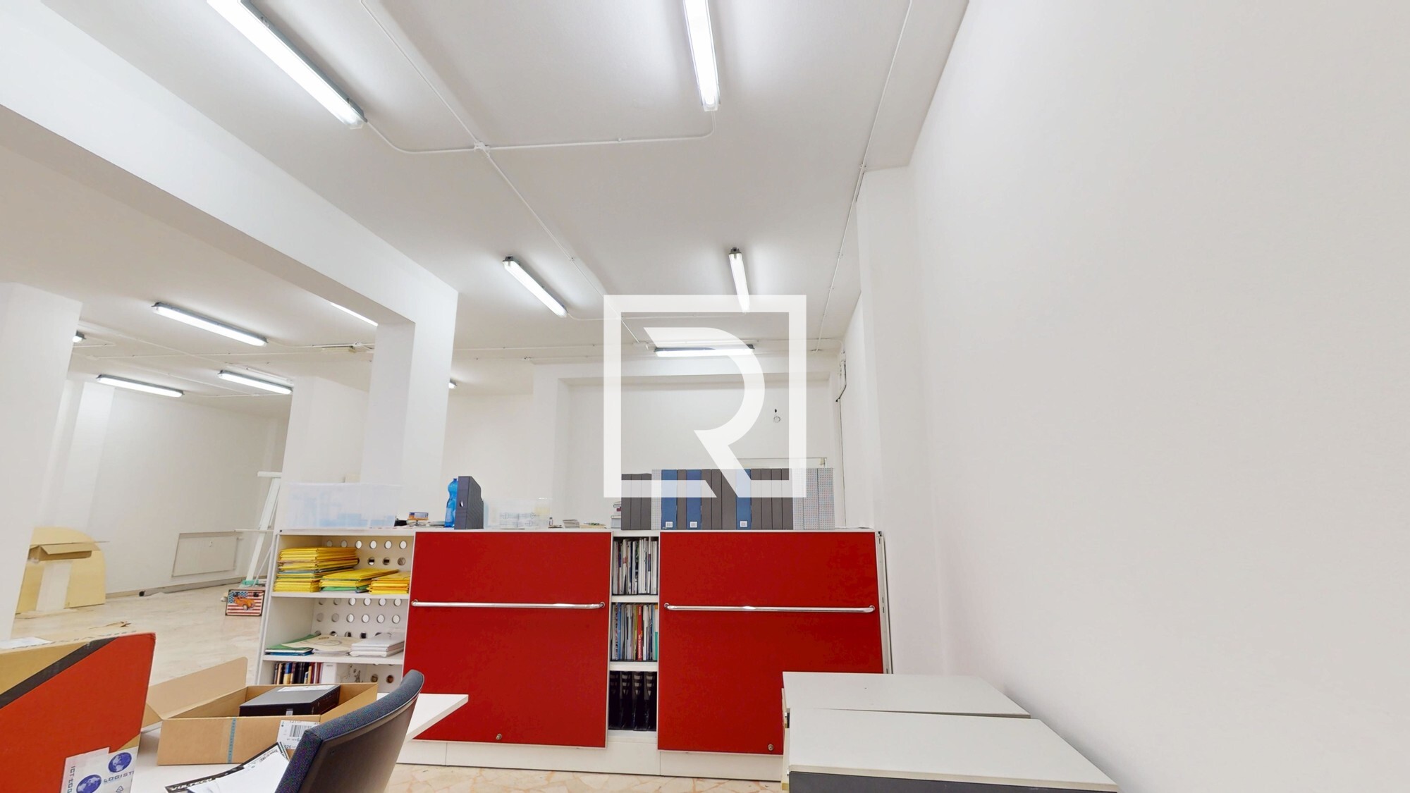 LOCALE-COMMERCIALE-DI-OLTRE-200-MQ-05072025_153243