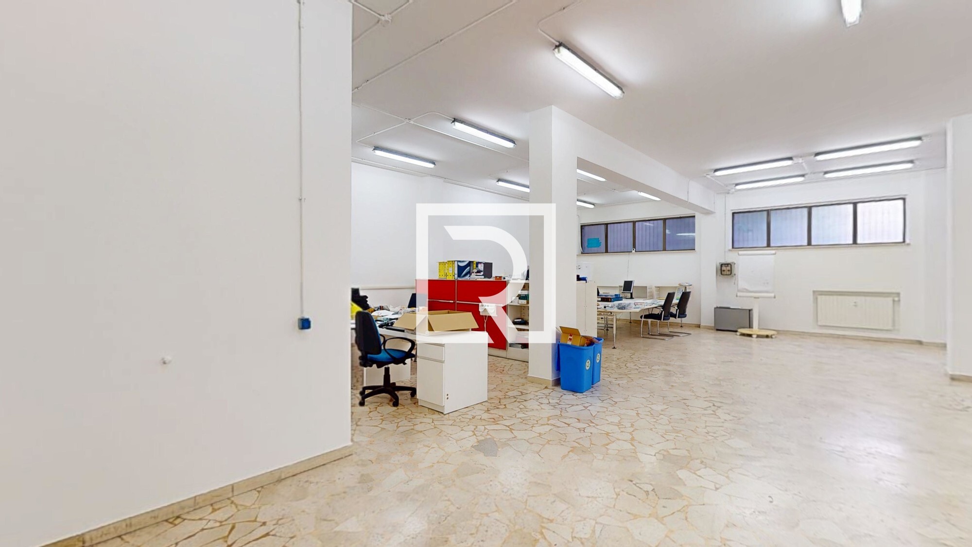 LOCALE-COMMERCIALE-DI-OLTRE-200-MQ-05072025_153044