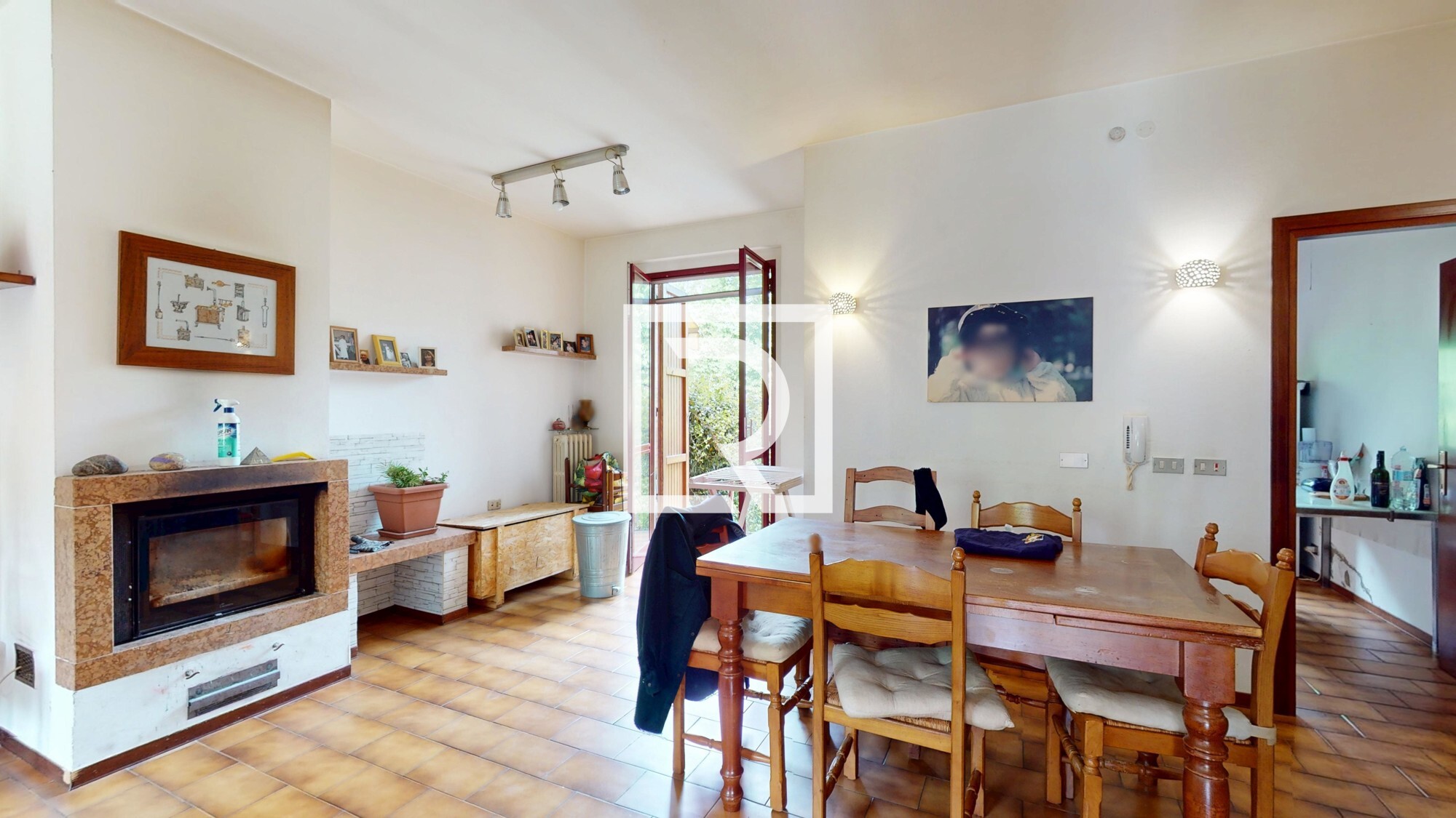 terratetto-con-giardino-e-garage-di-prorpieta-05052025_172205
